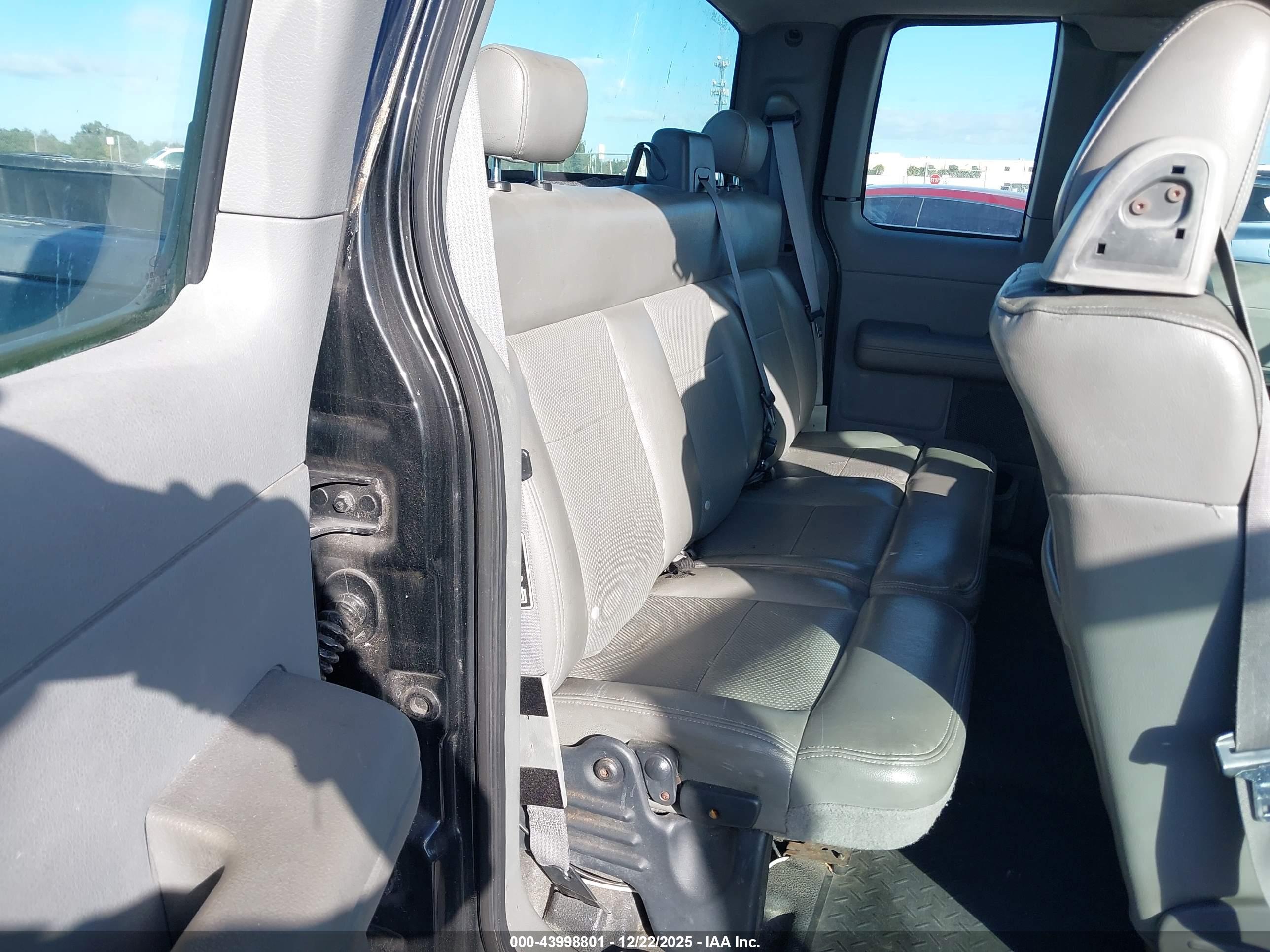 FORD F-150 image 8