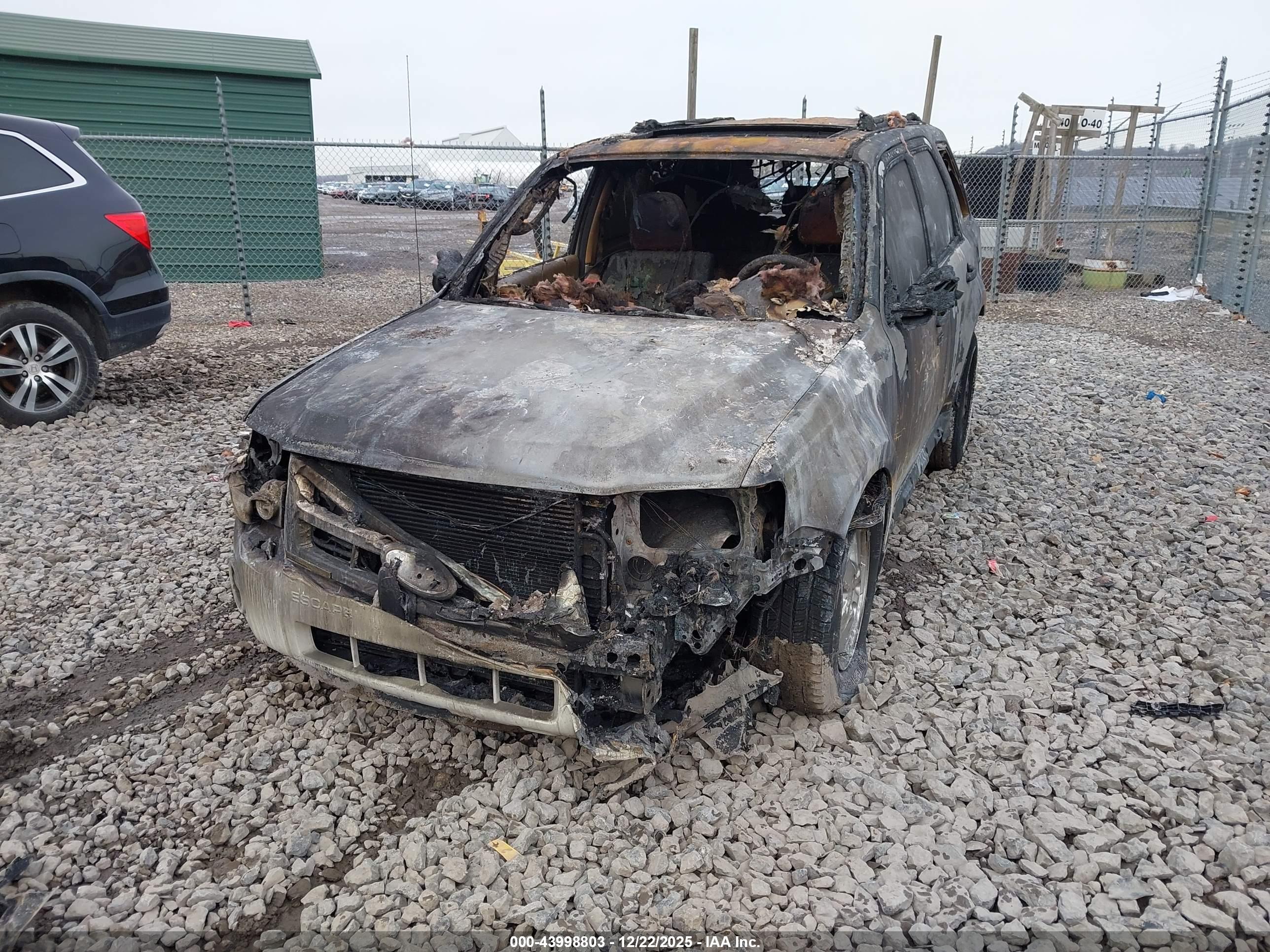 FORD ESCAPE image 2