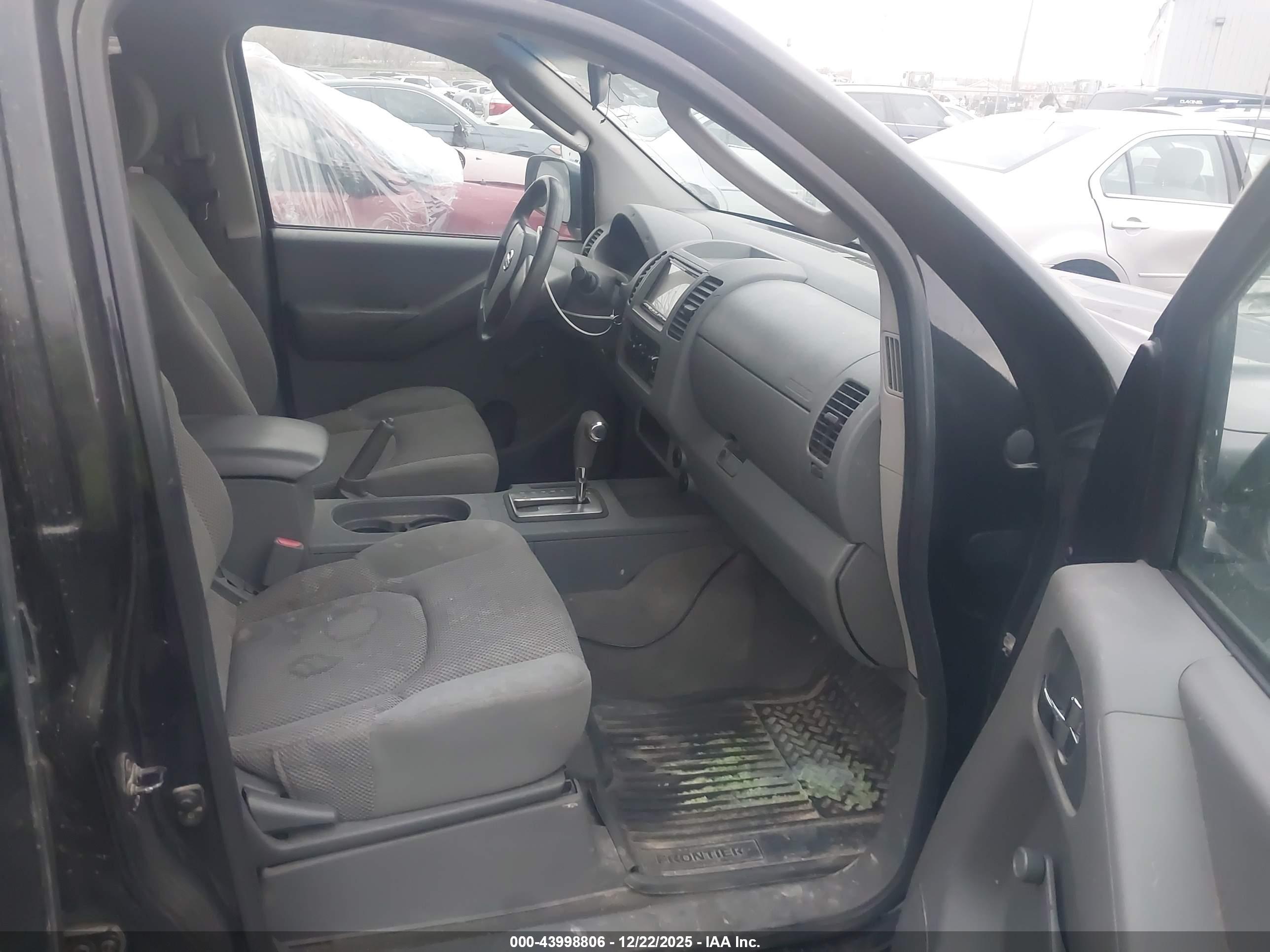 NISSAN FRONTIER image 5