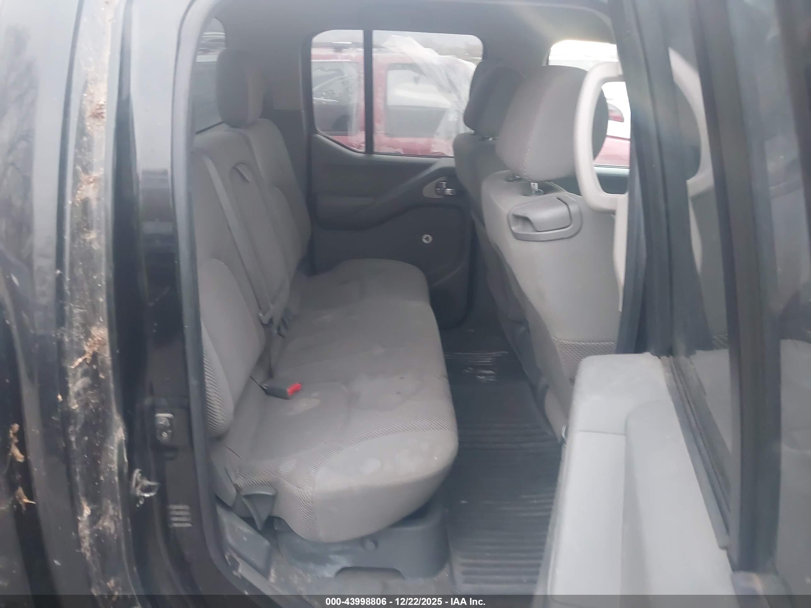 NISSAN FRONTIER image 8