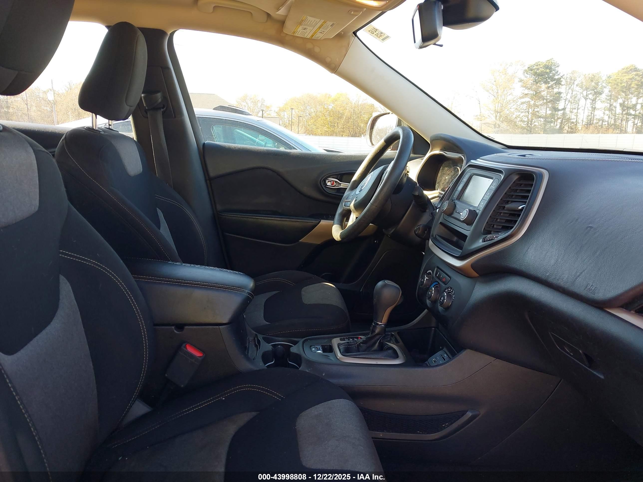 JEEP CHEROKEE image 5