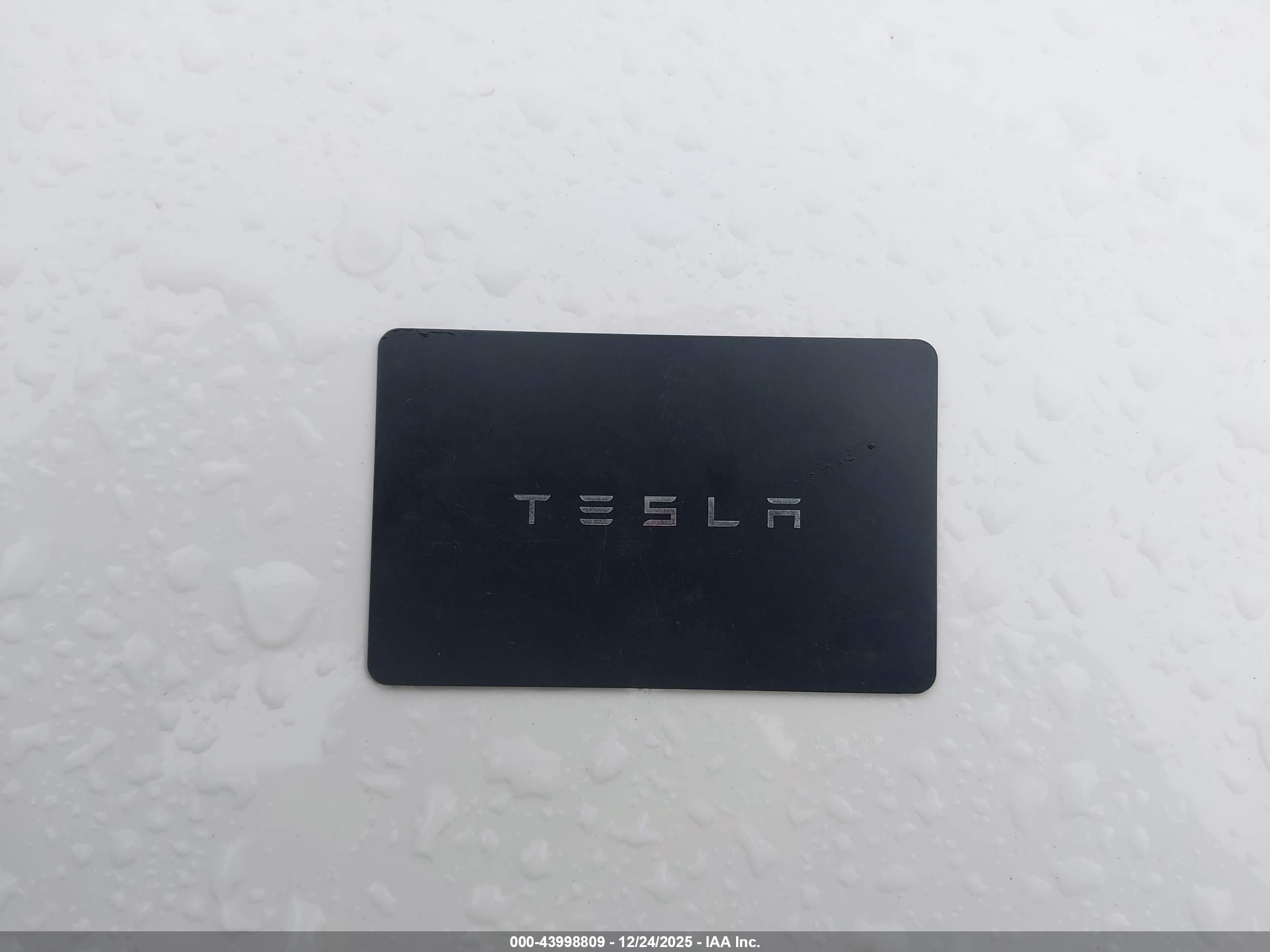 TESLA MODEL image 11