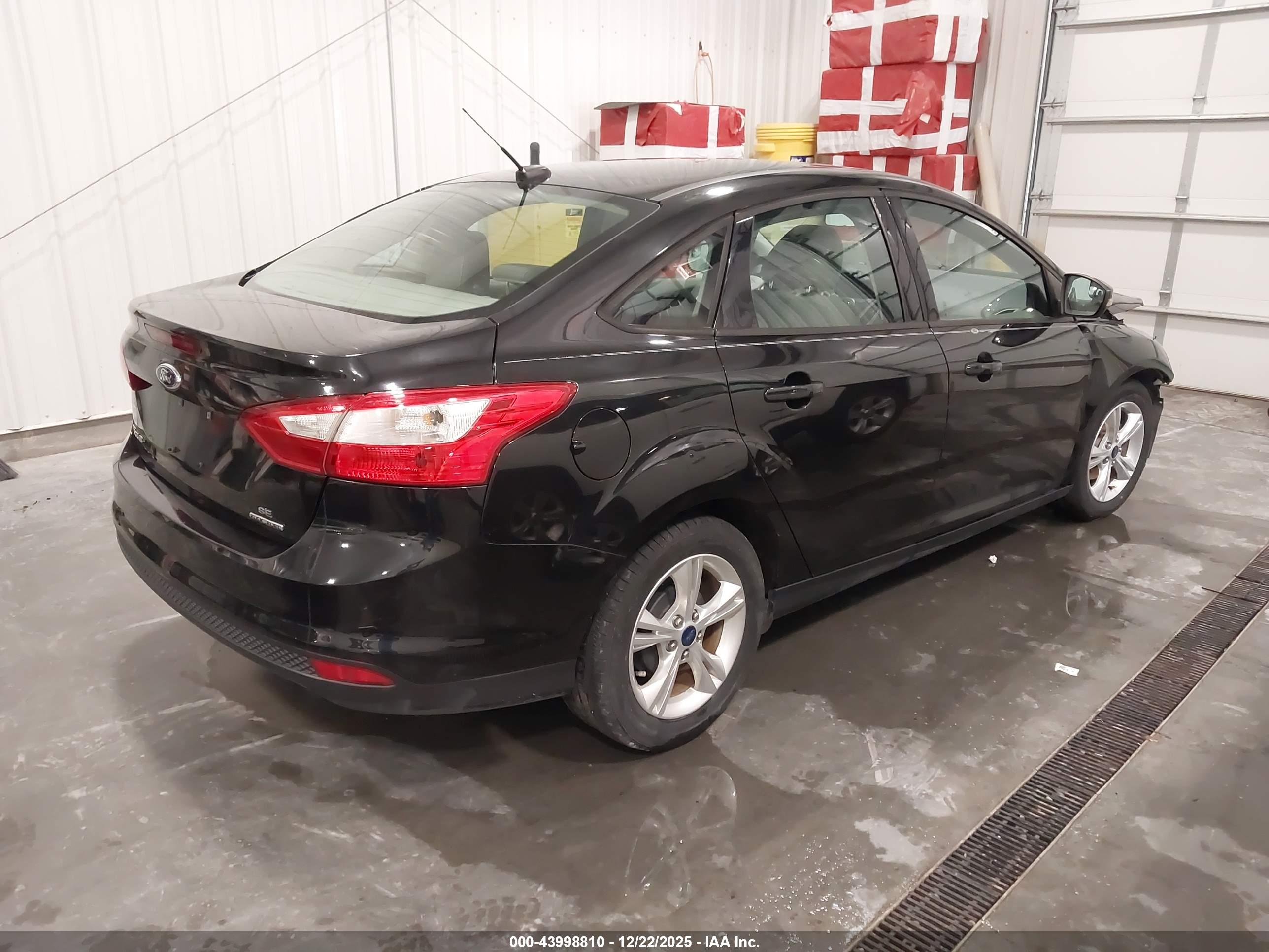 FORD FOCUS image 4