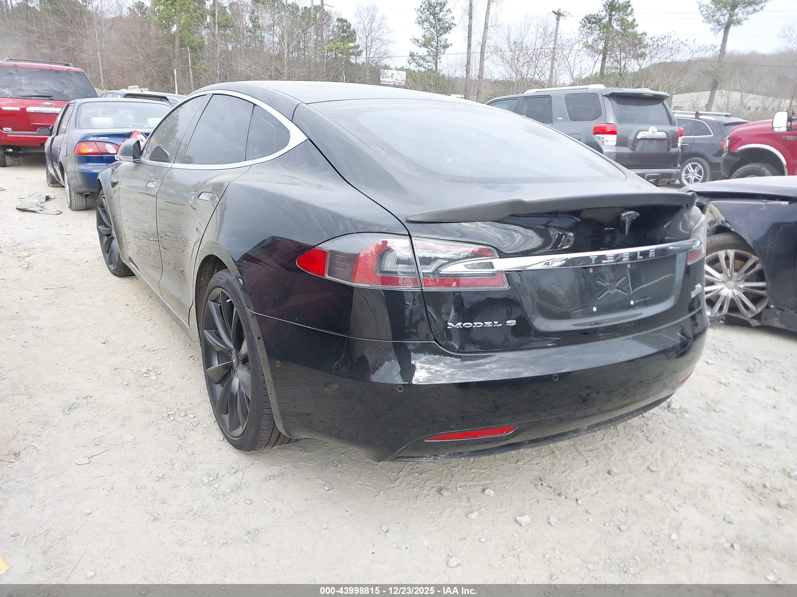 TESLA MODEL image 3