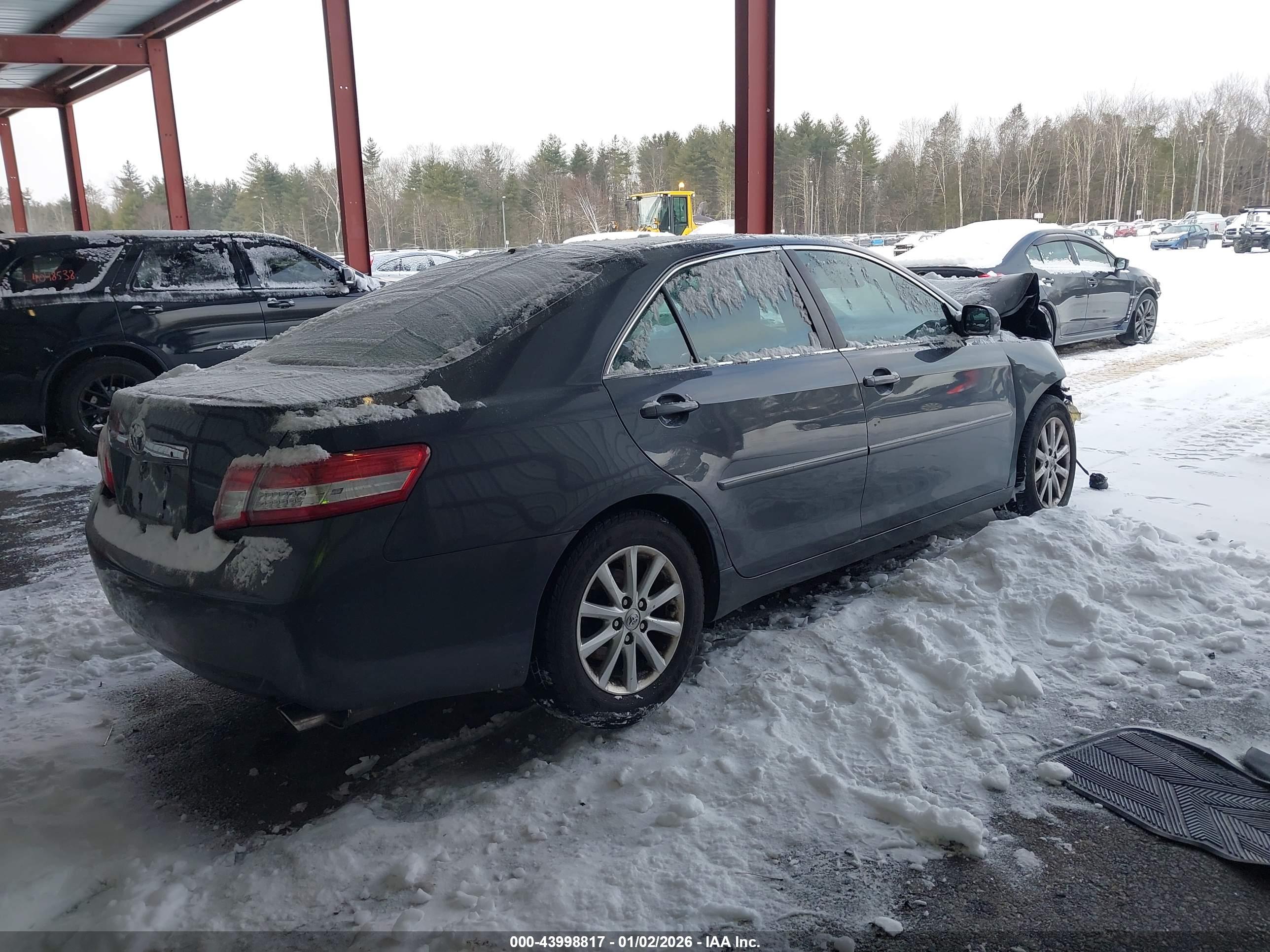 TOYOTA CAMRY image 4