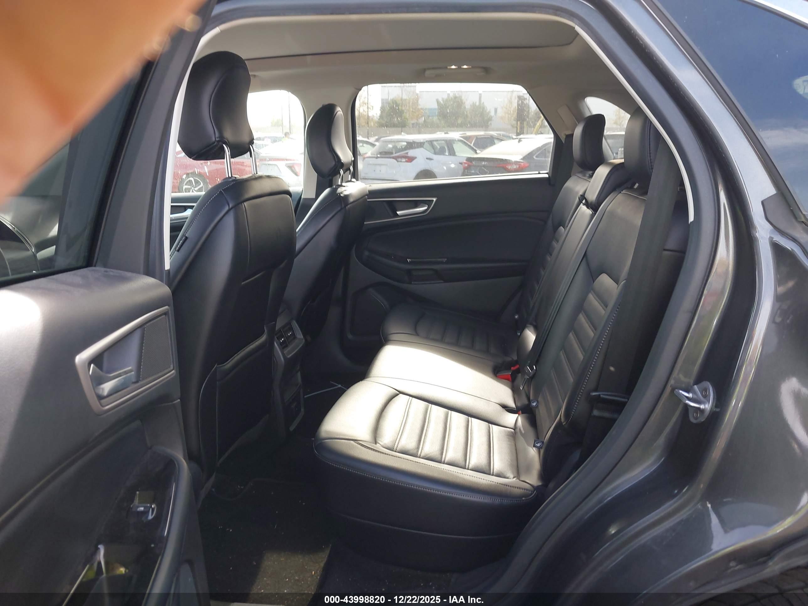 FORD EDGE image 8