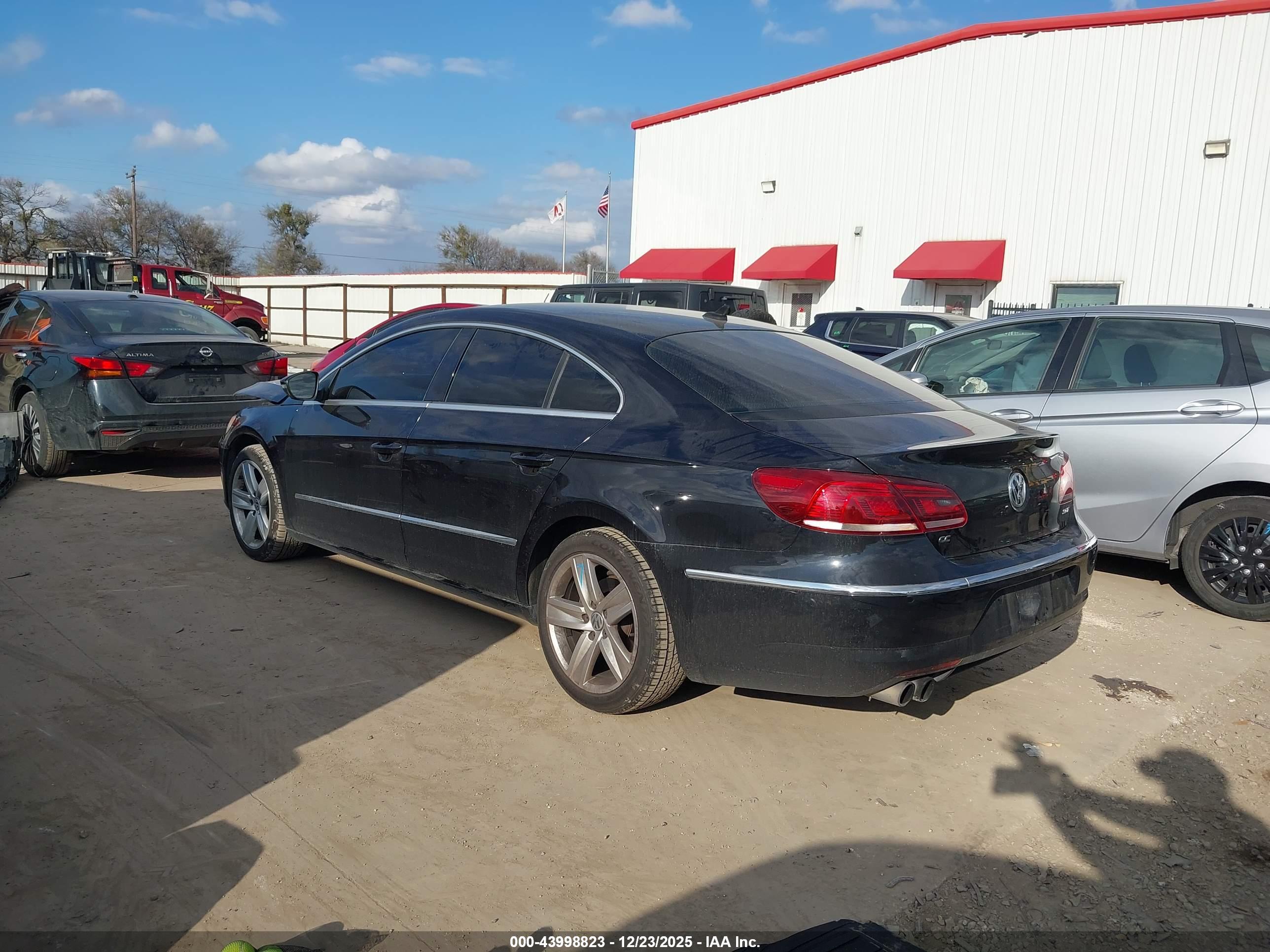 VOLKSWAGEN CC image 3