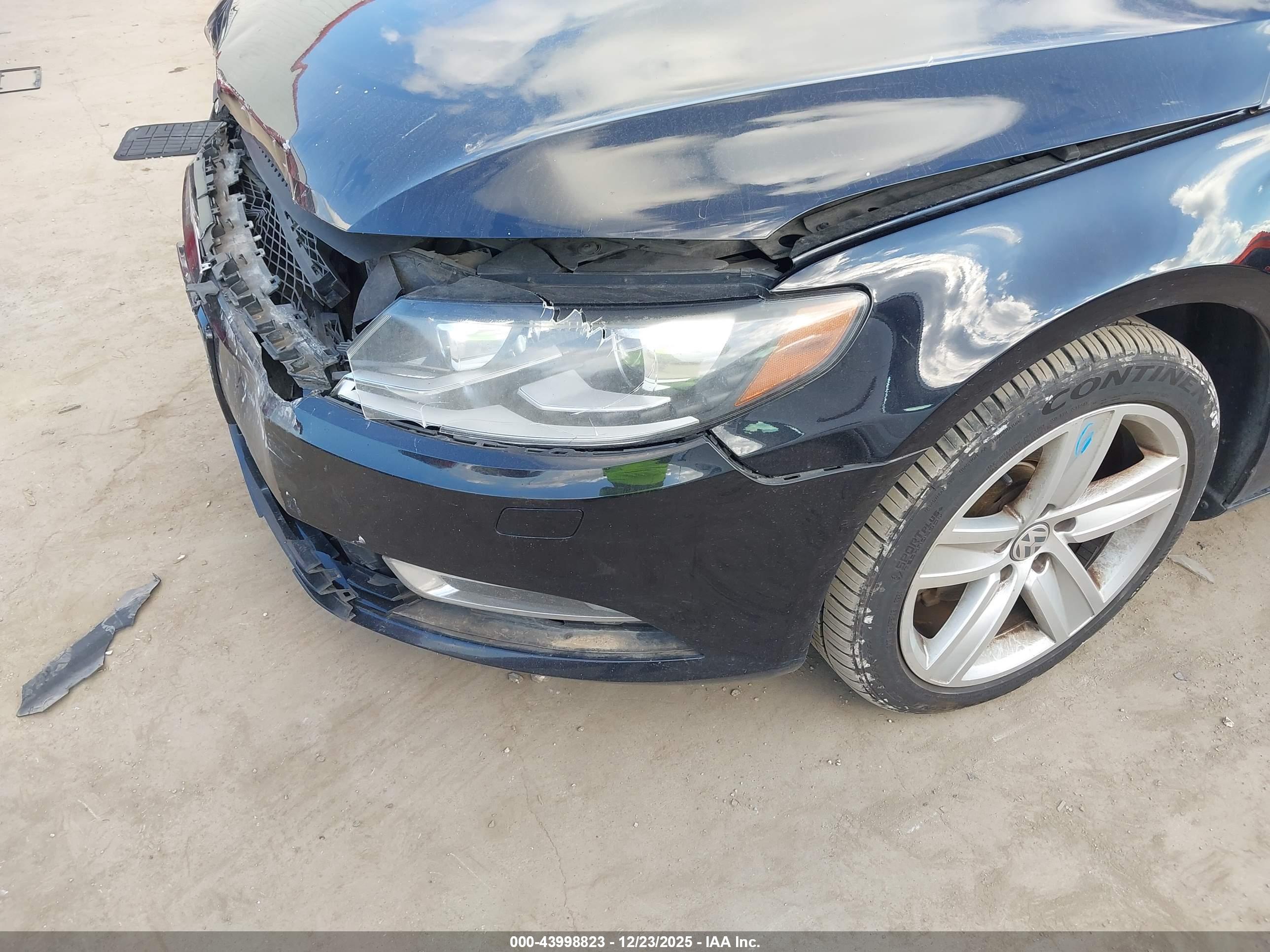 VOLKSWAGEN CC image 6