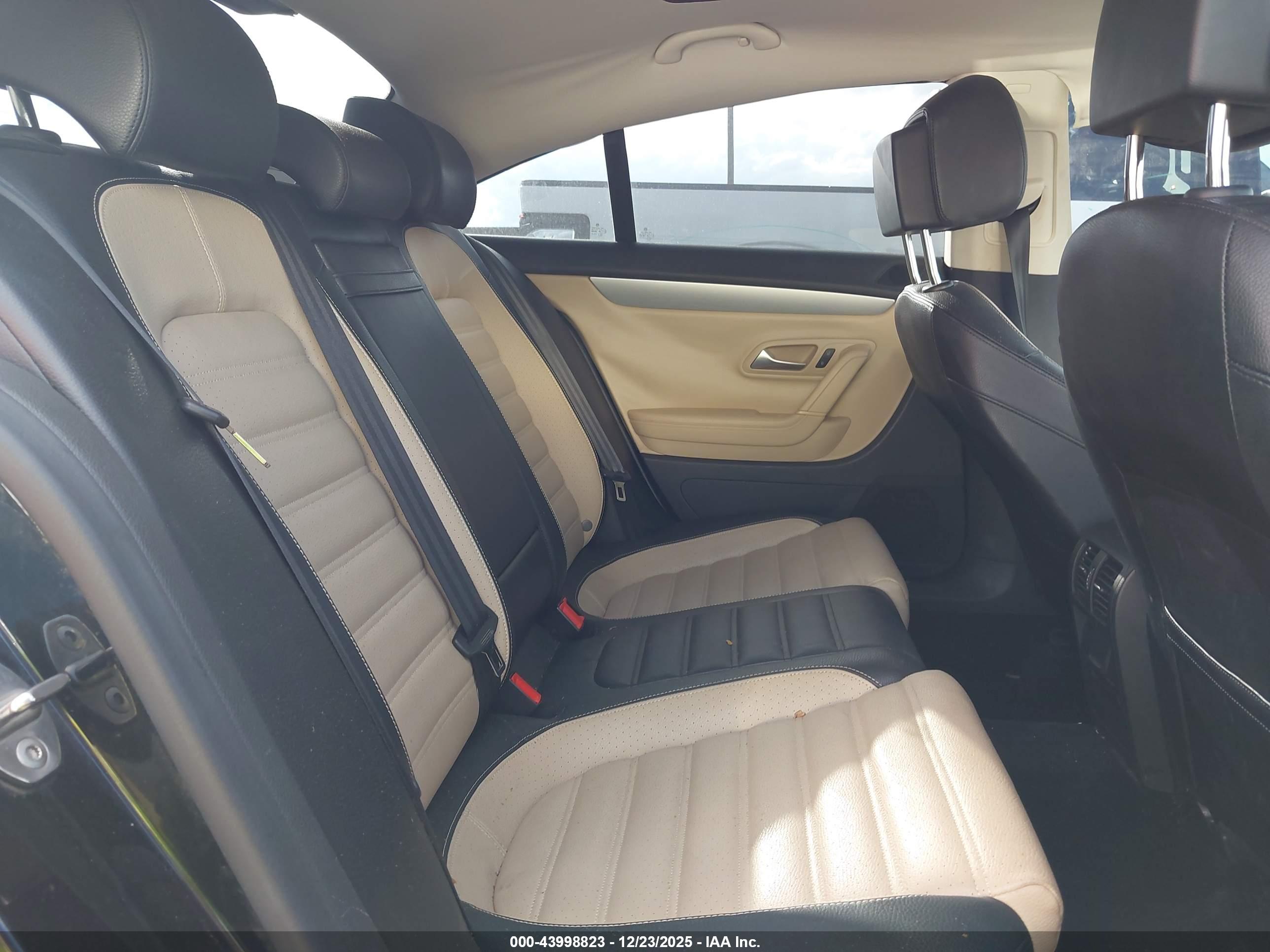VOLKSWAGEN CC image 8