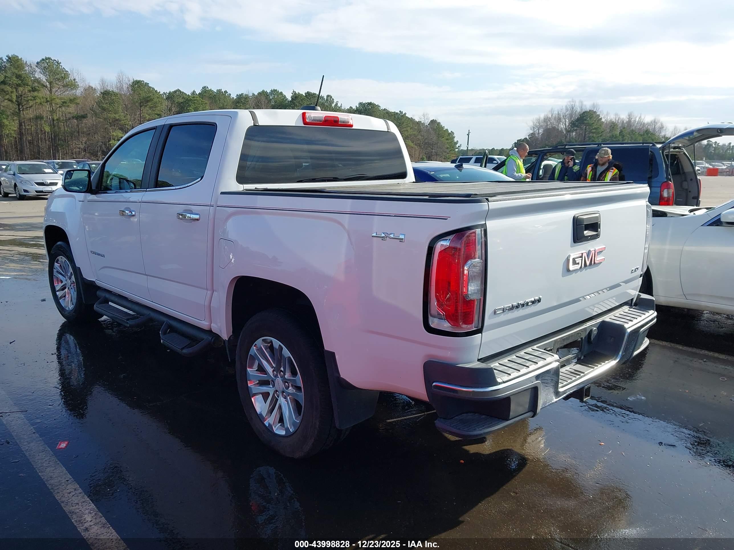 GMC CANYON image 3