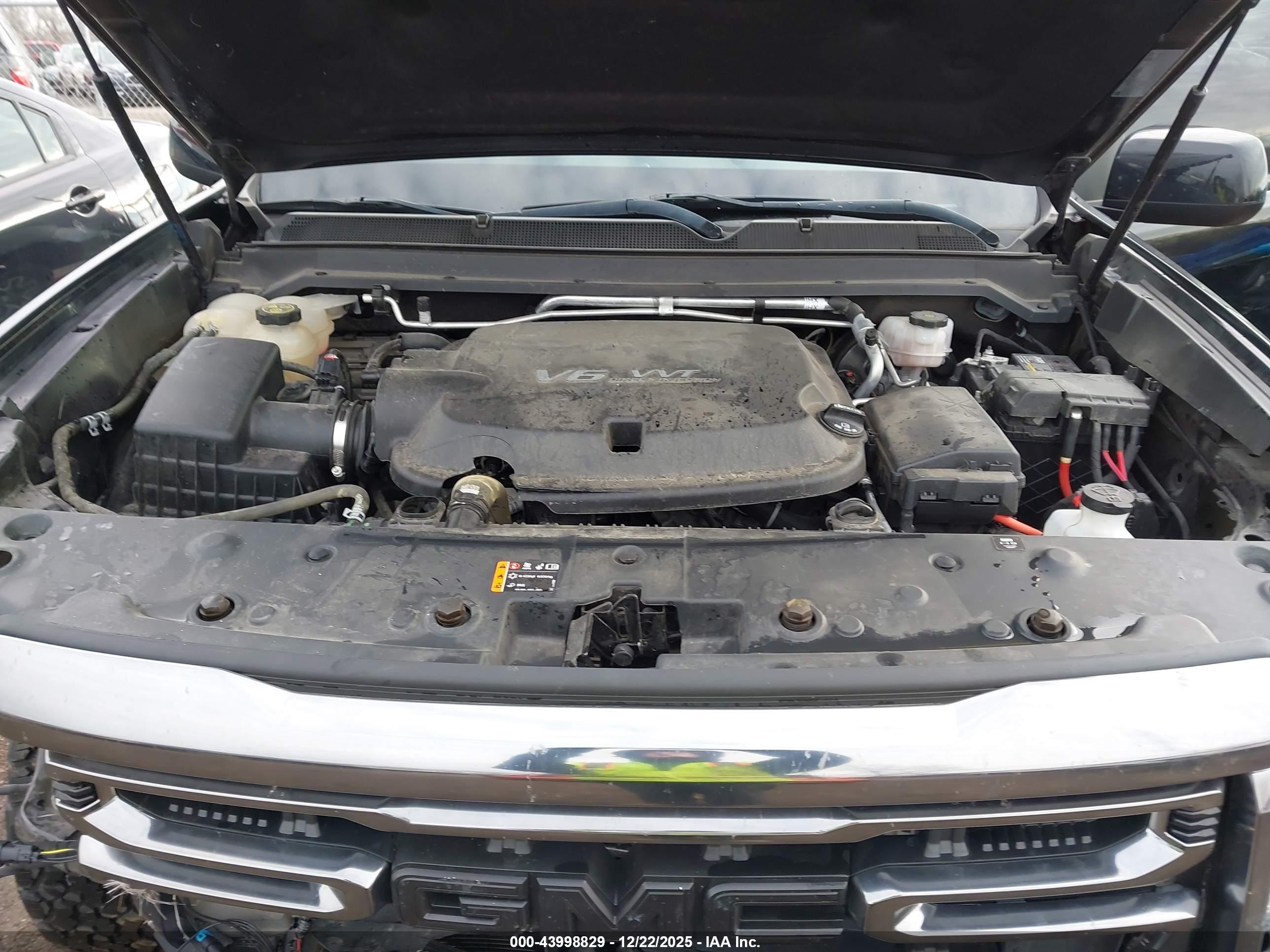 GMC CANYON image 10