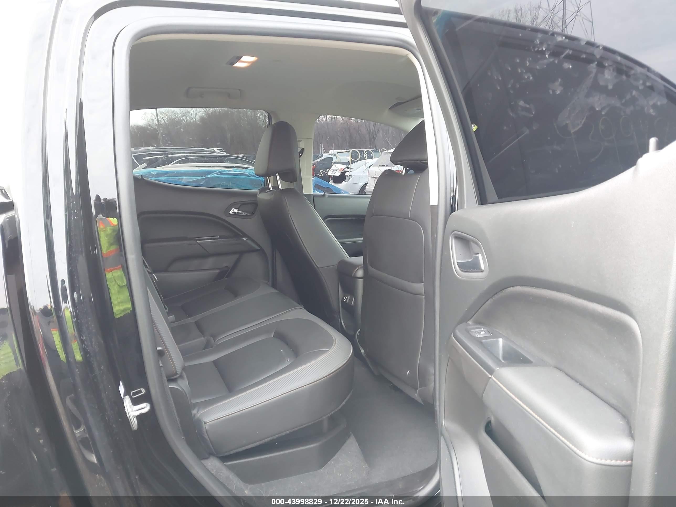 GMC CANYON image 8