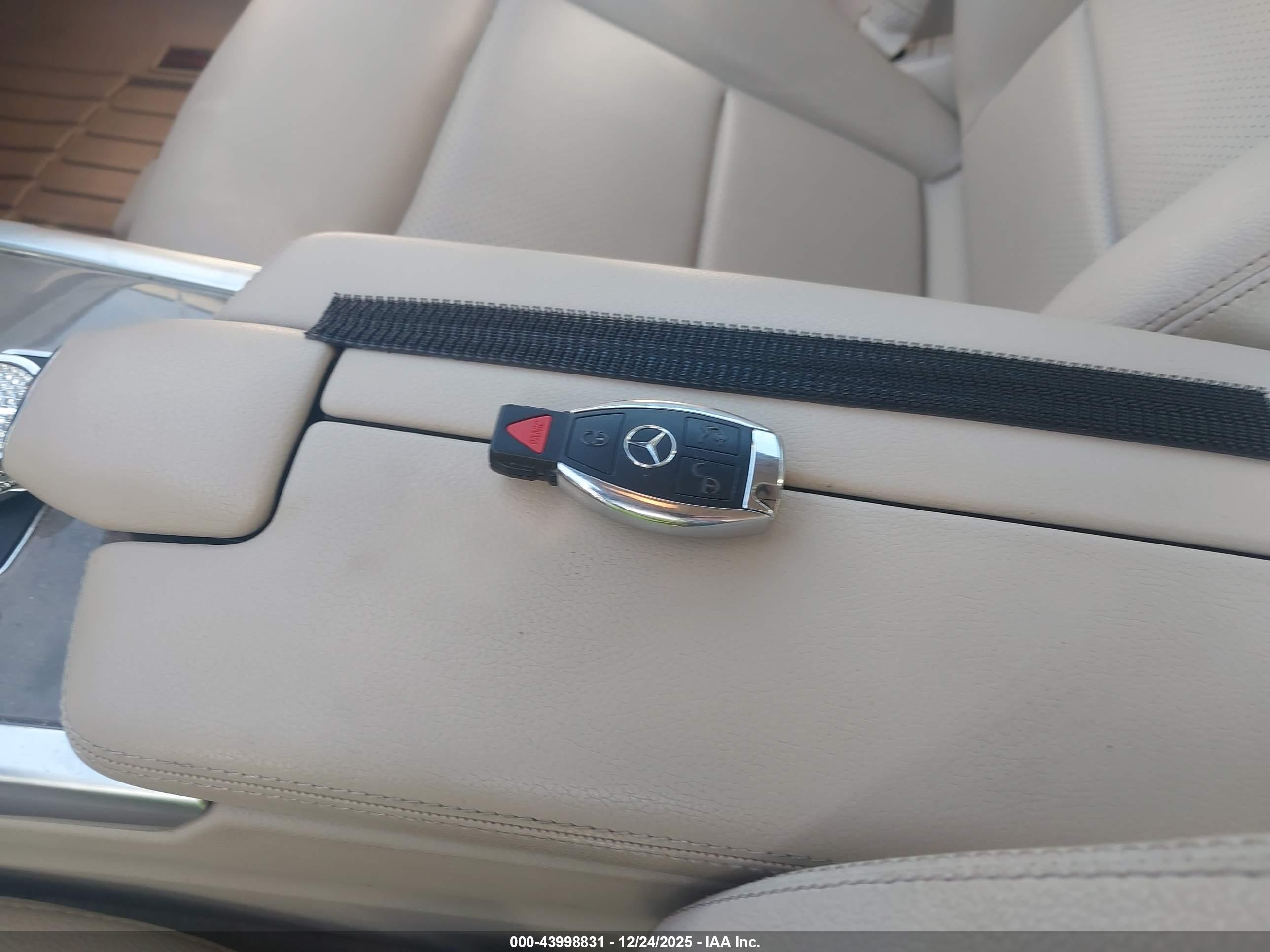 MERCEDES-BENZ E image 11