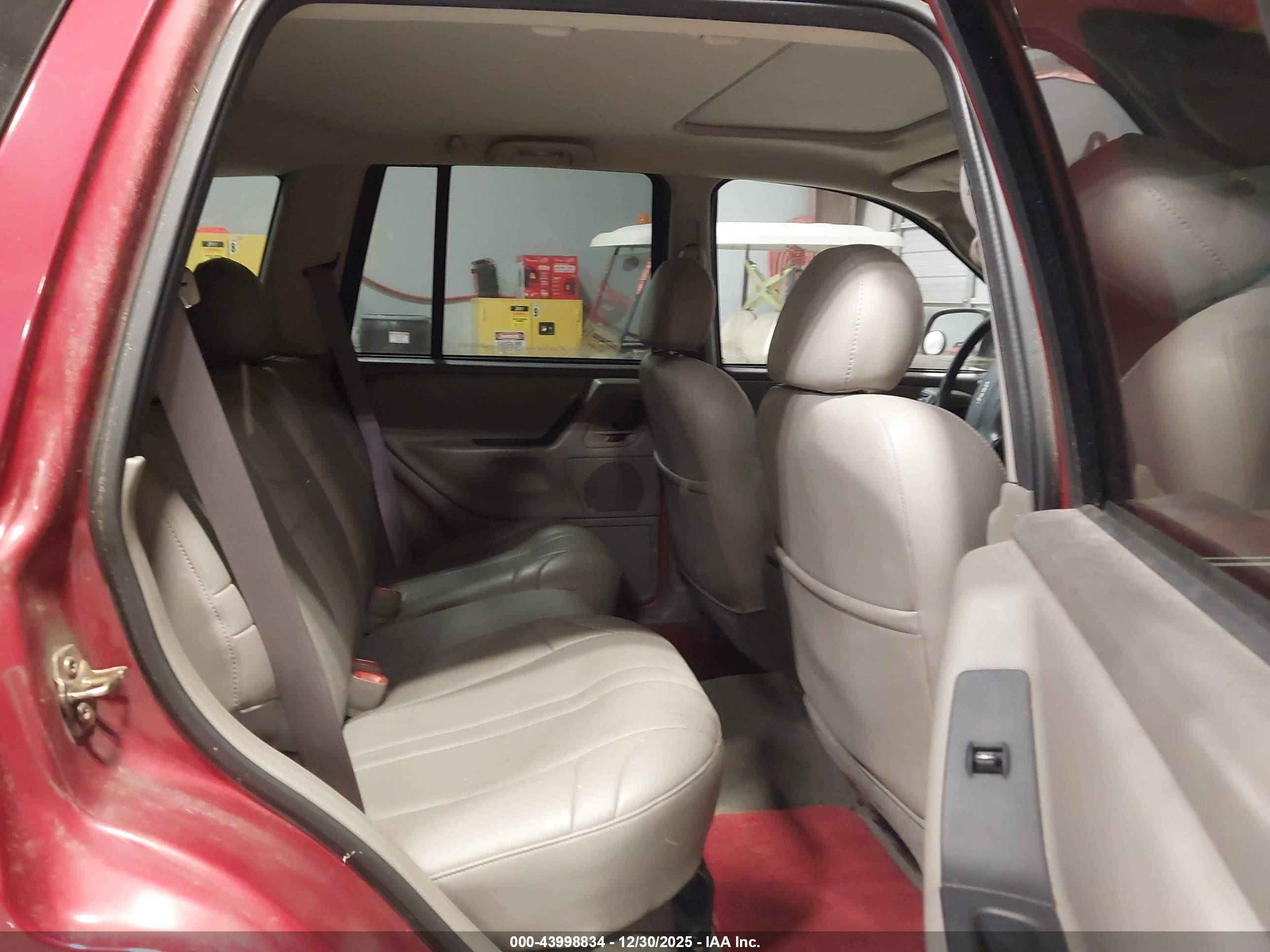 JEEP GRAND image 8