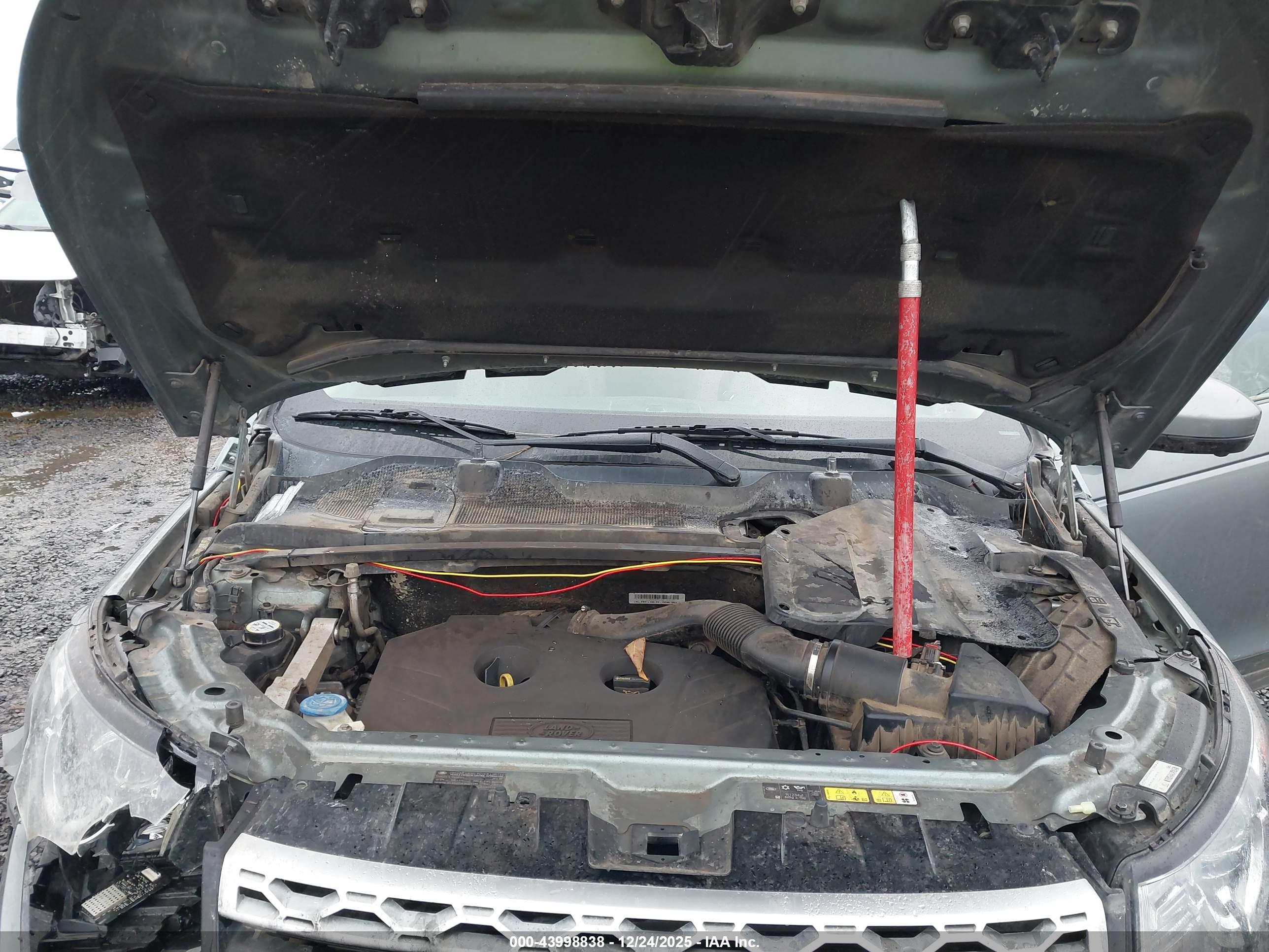 LAND ROVER image 10