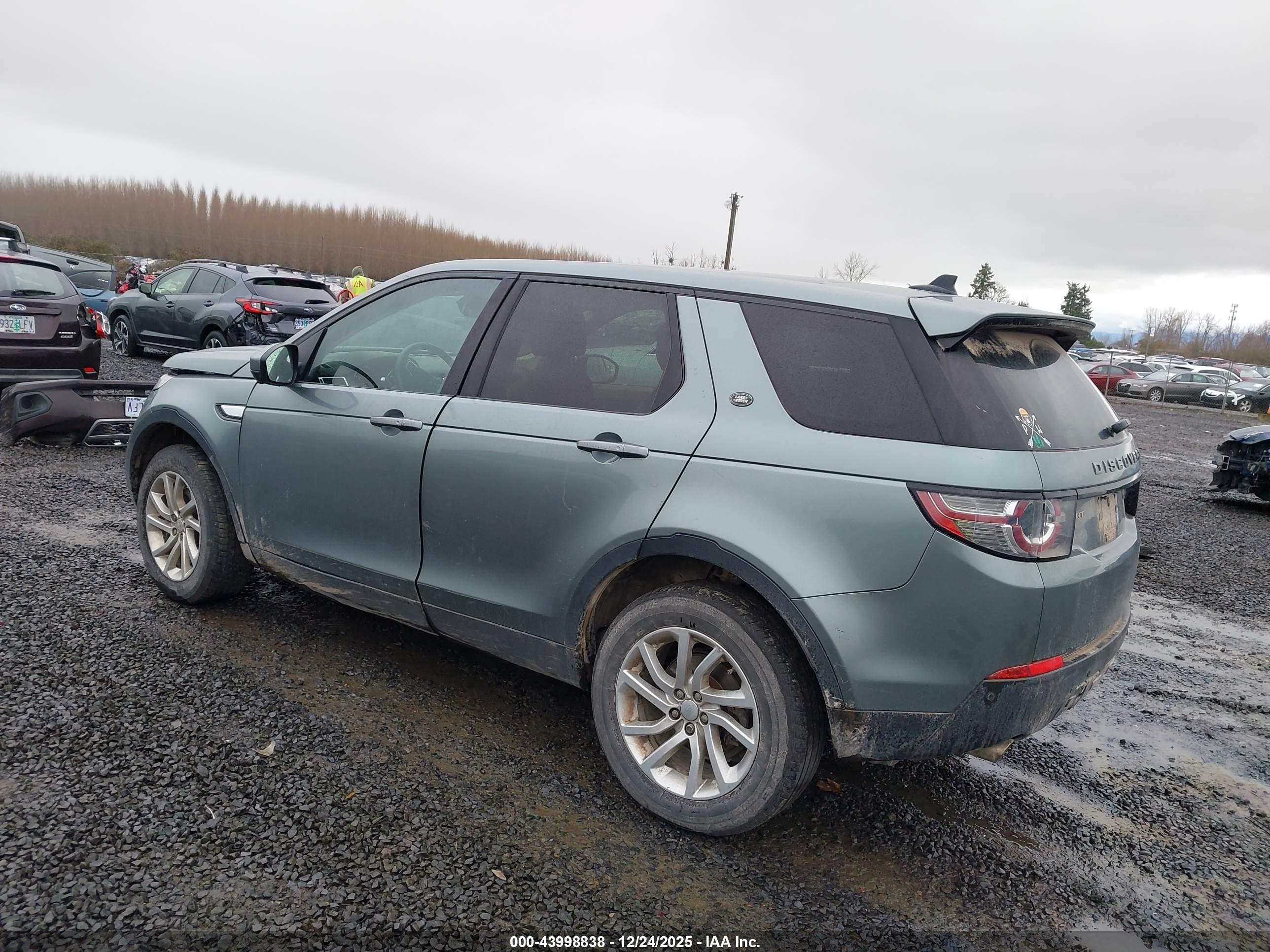 LAND ROVER image 3