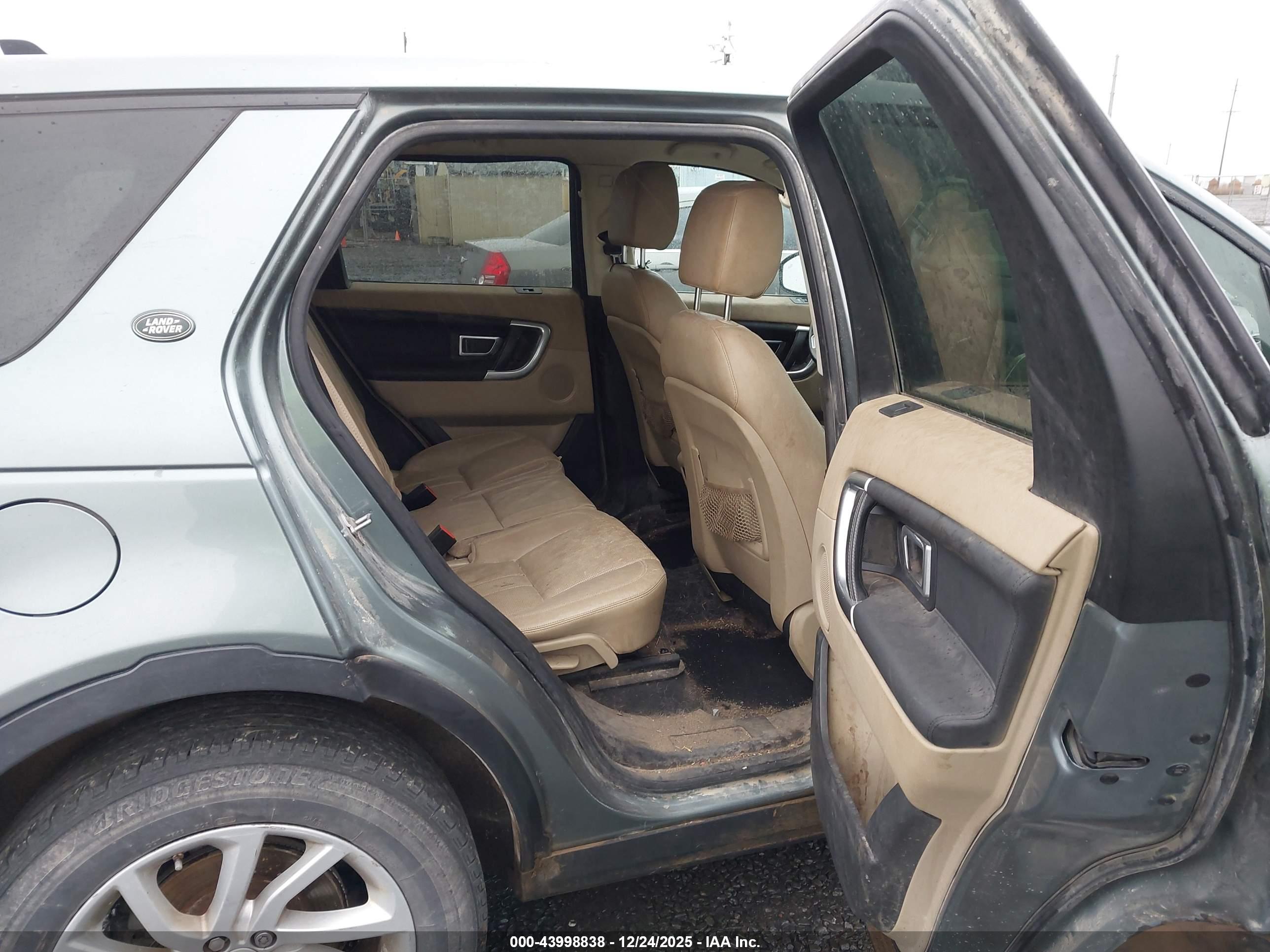 LAND ROVER image 8