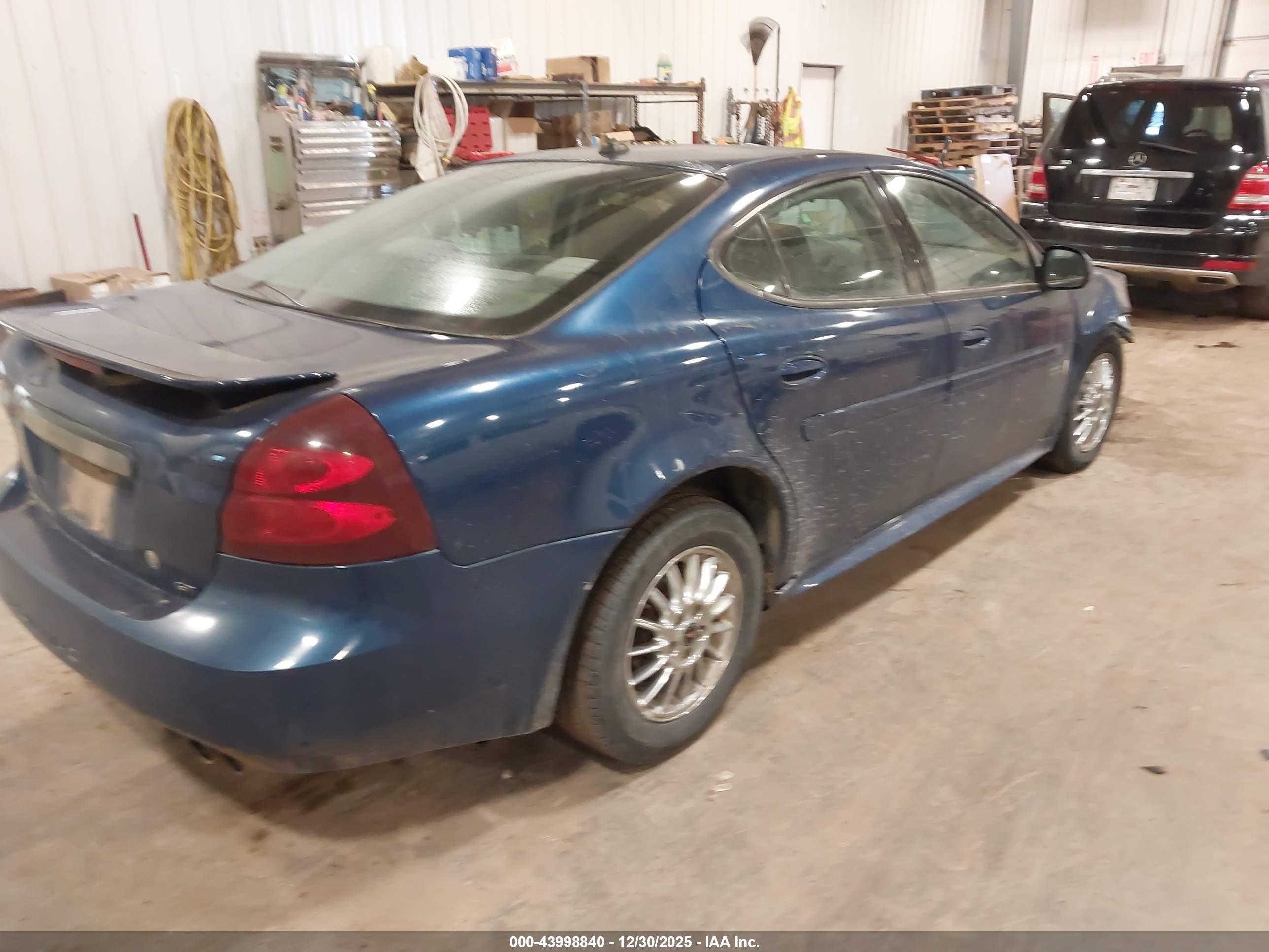 PONTIAC GRAND image 4