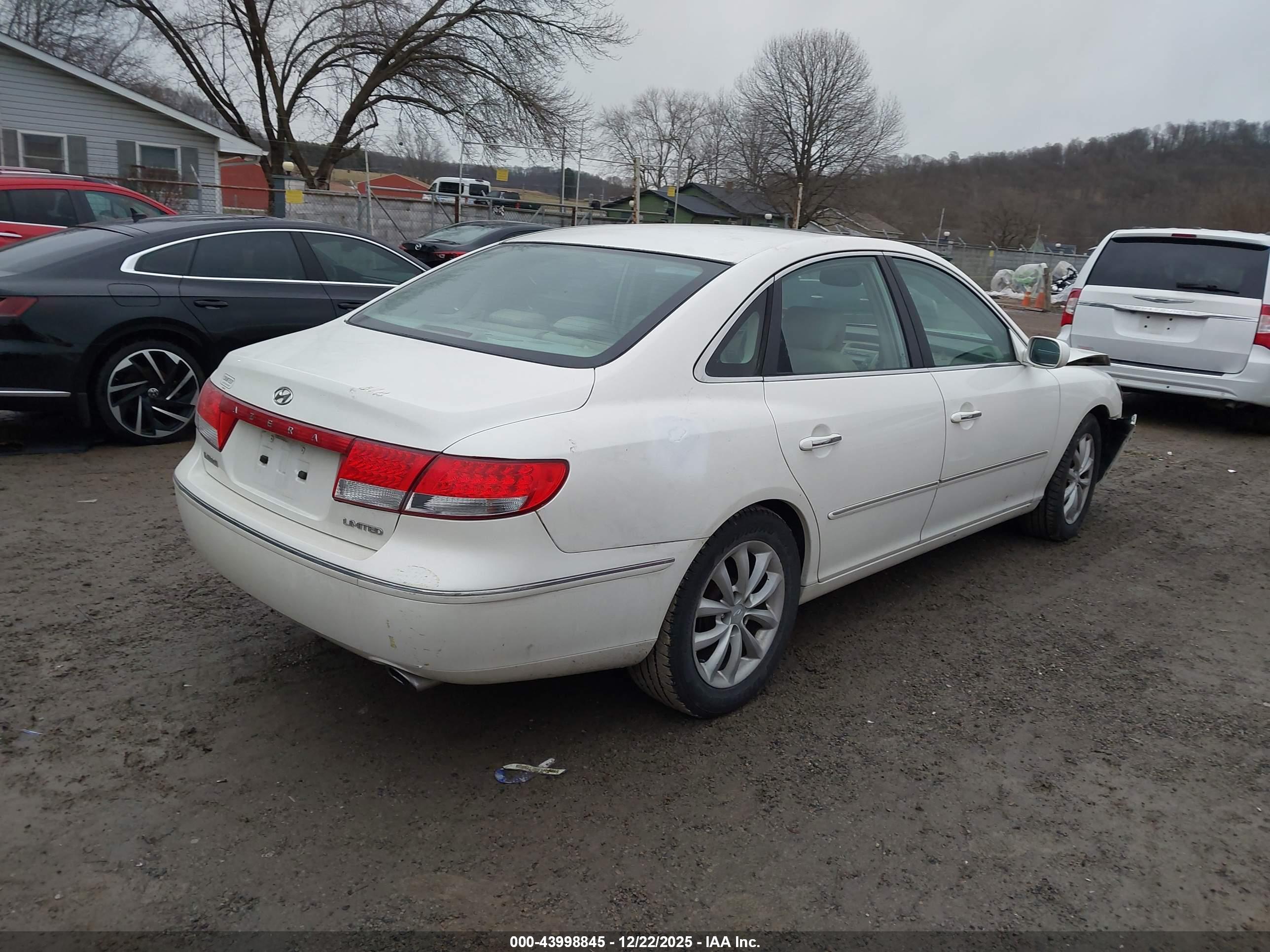 HYUNDAI AZERA image 4