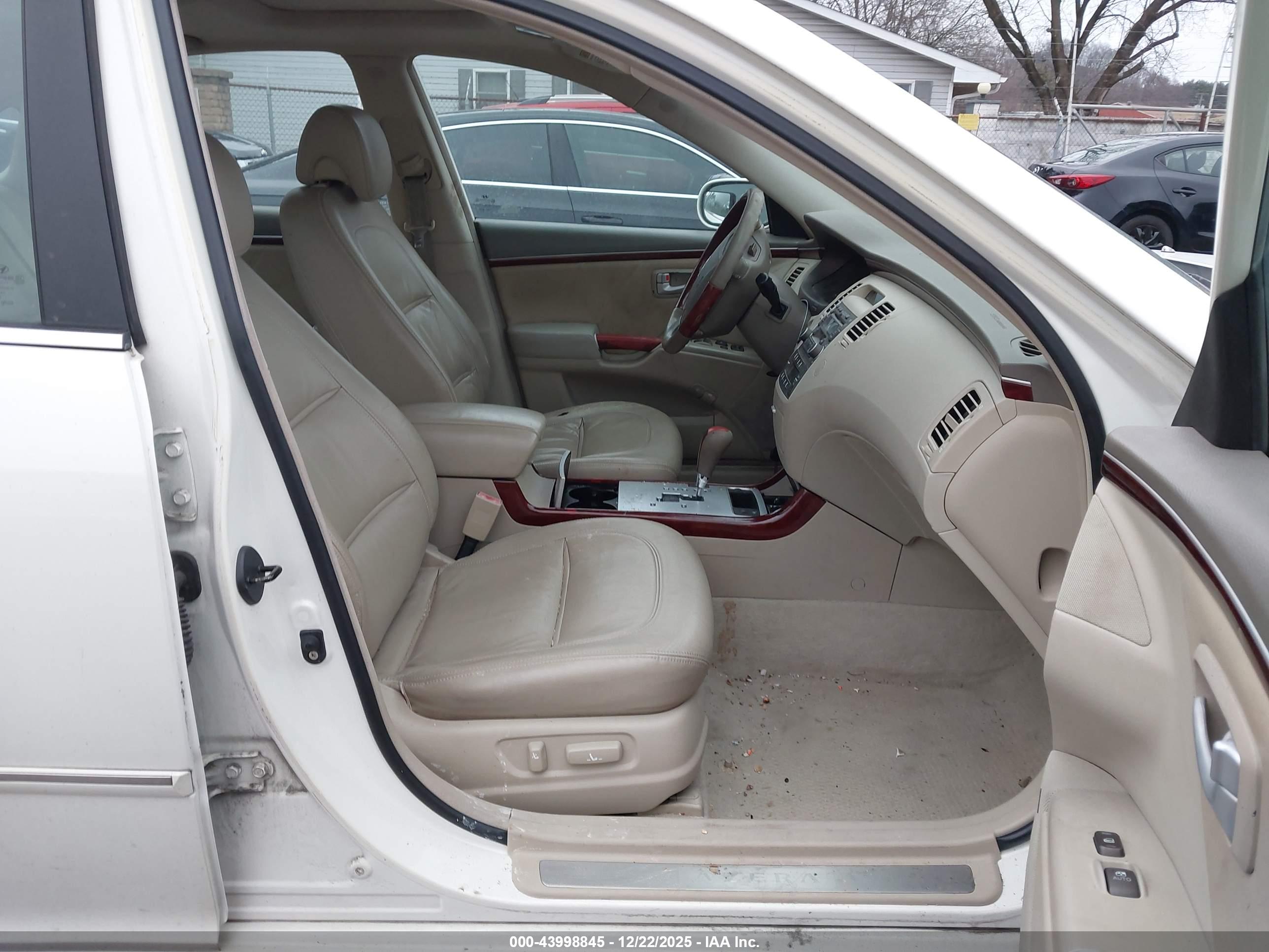 HYUNDAI AZERA image 5