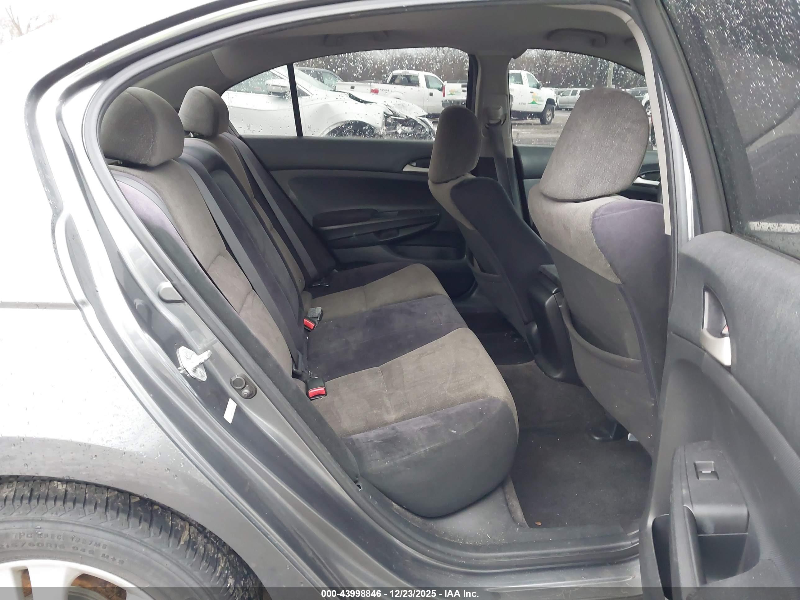 HONDA ACCORD image 8