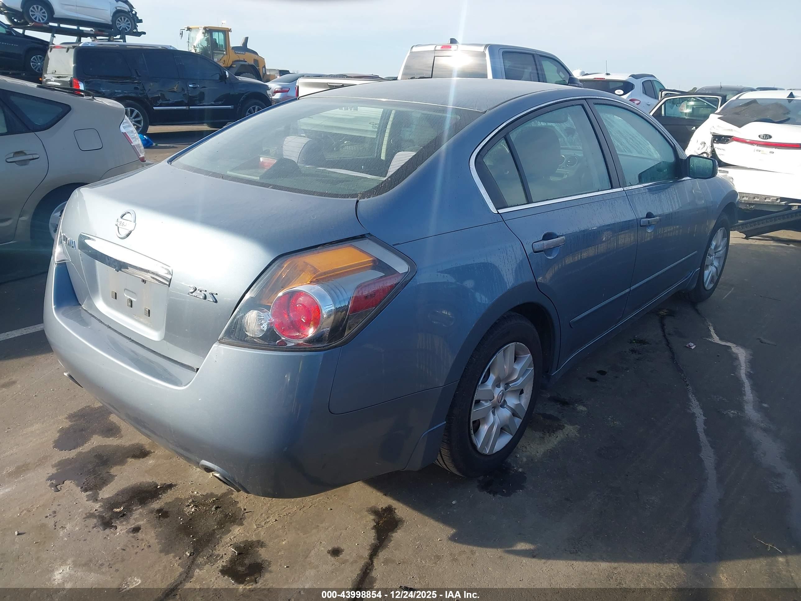 NISSAN ALTIMA image 4