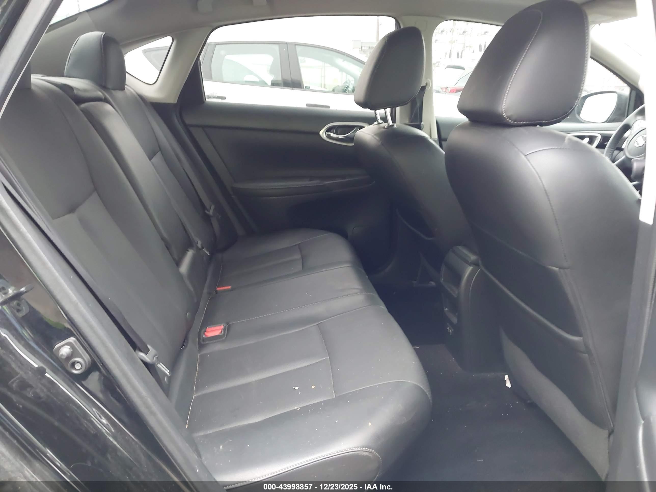 NISSAN SENTRA image 8