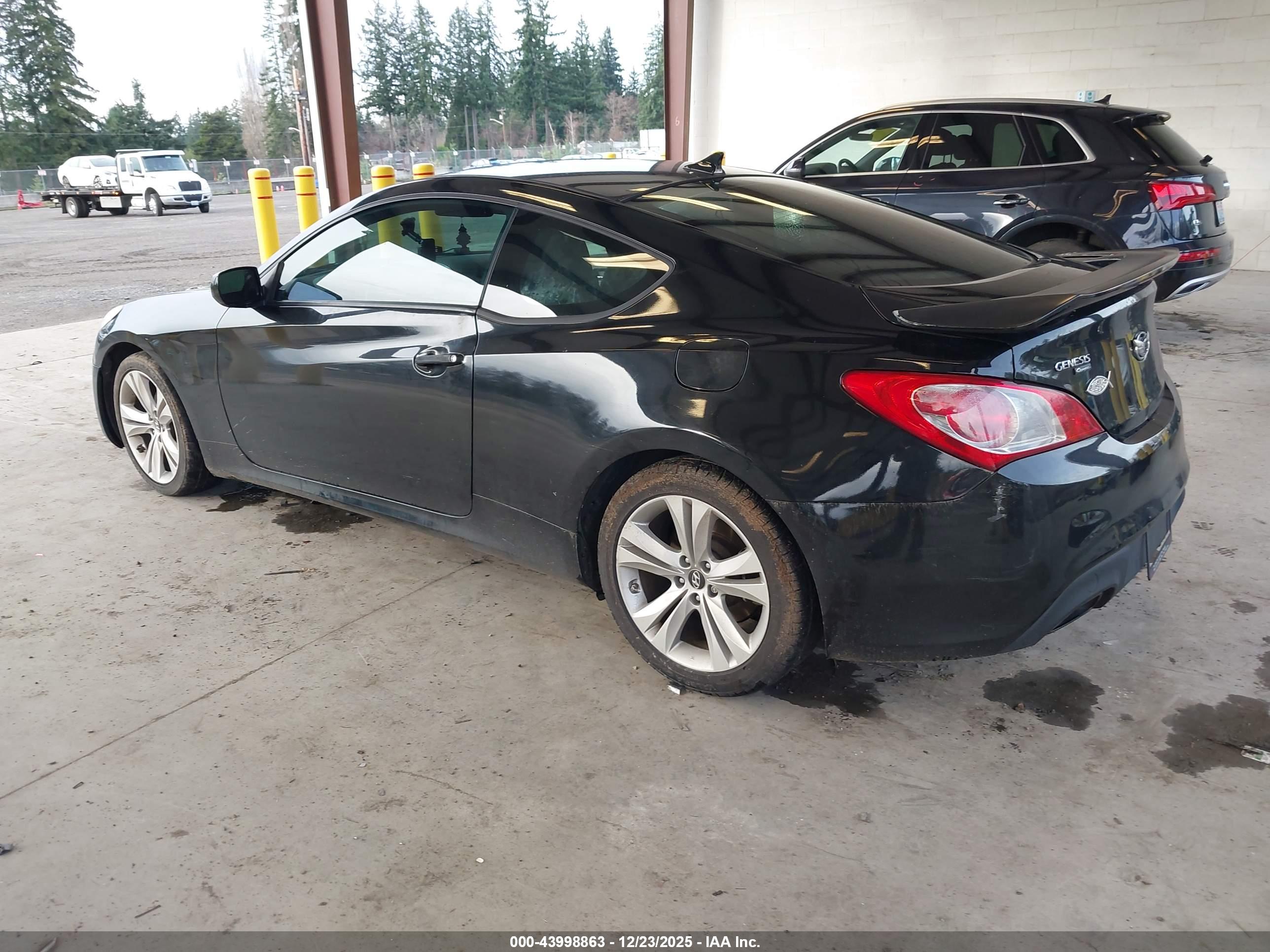 HYUNDAI GENESIS image 3