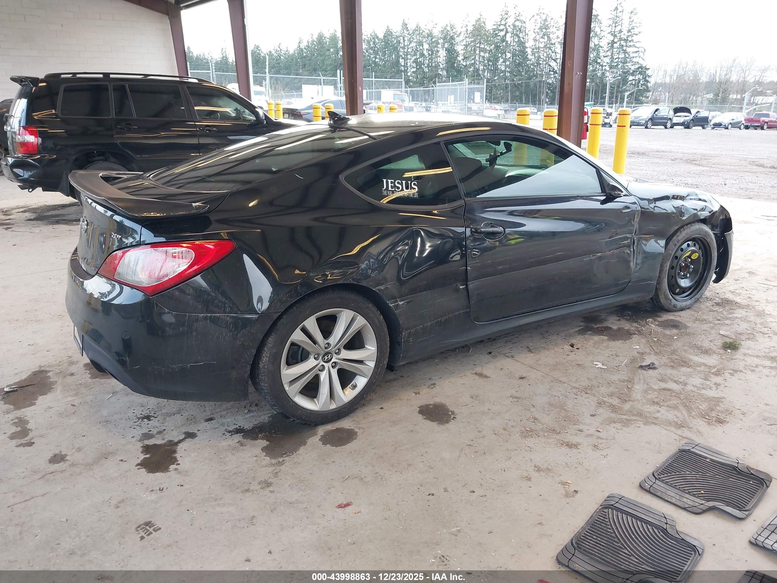 HYUNDAI GENESIS image 4