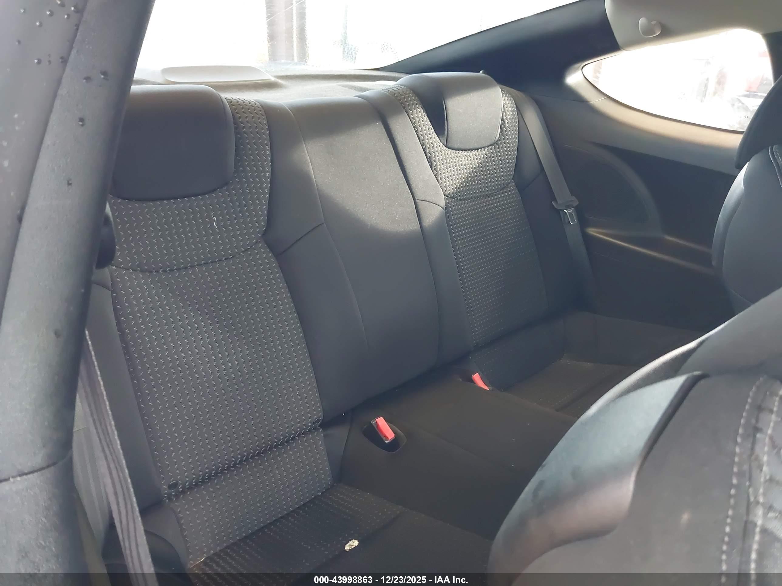 HYUNDAI GENESIS image 8