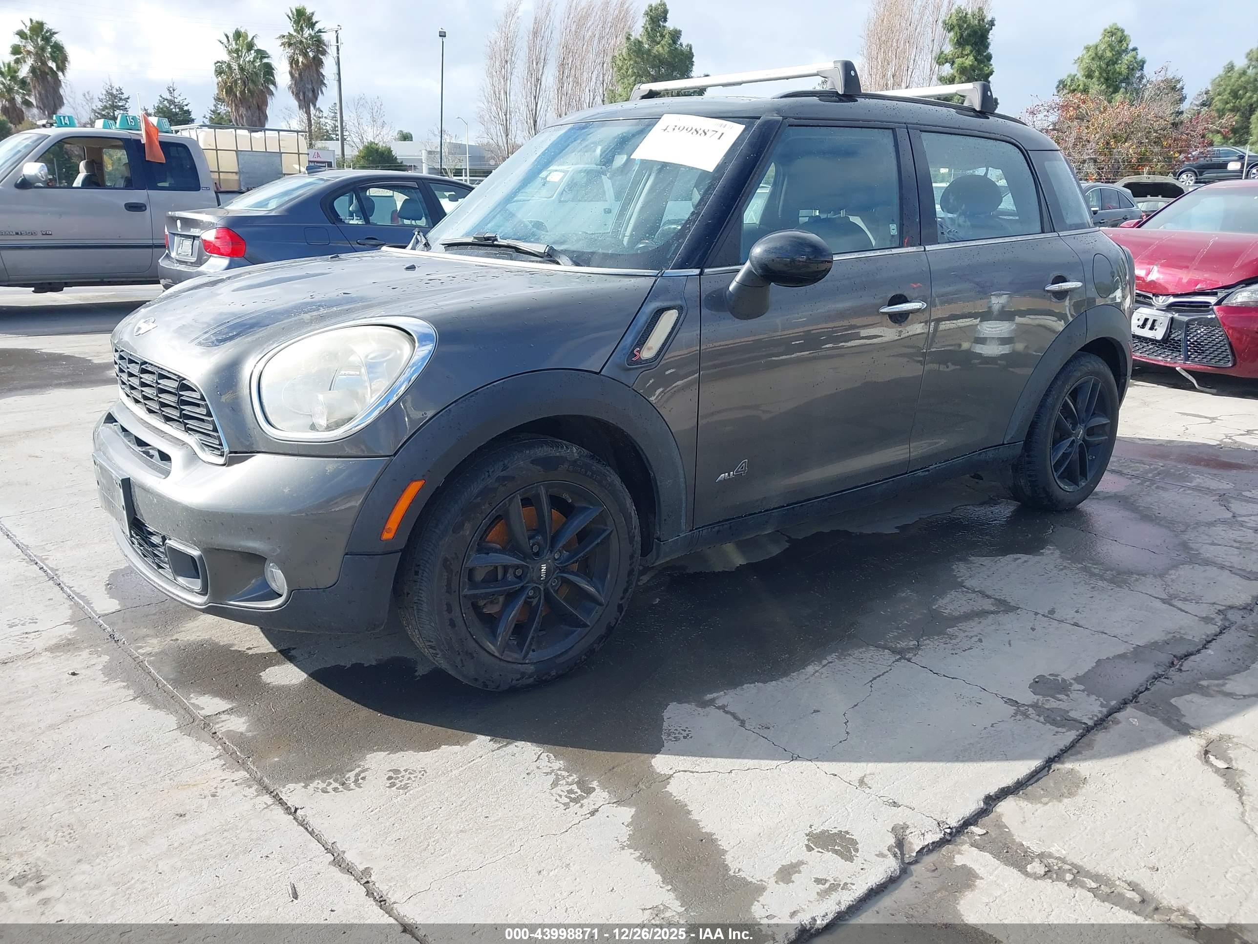 MINI COOPER image 2