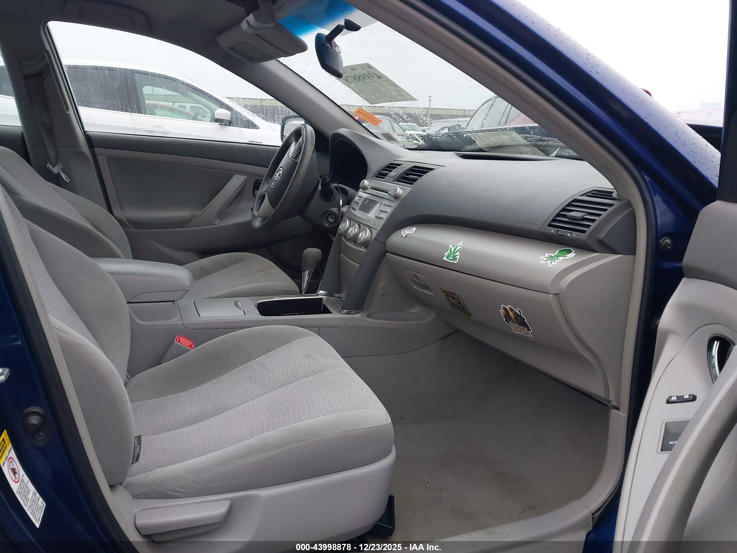 TOYOTA CAMRY image 5