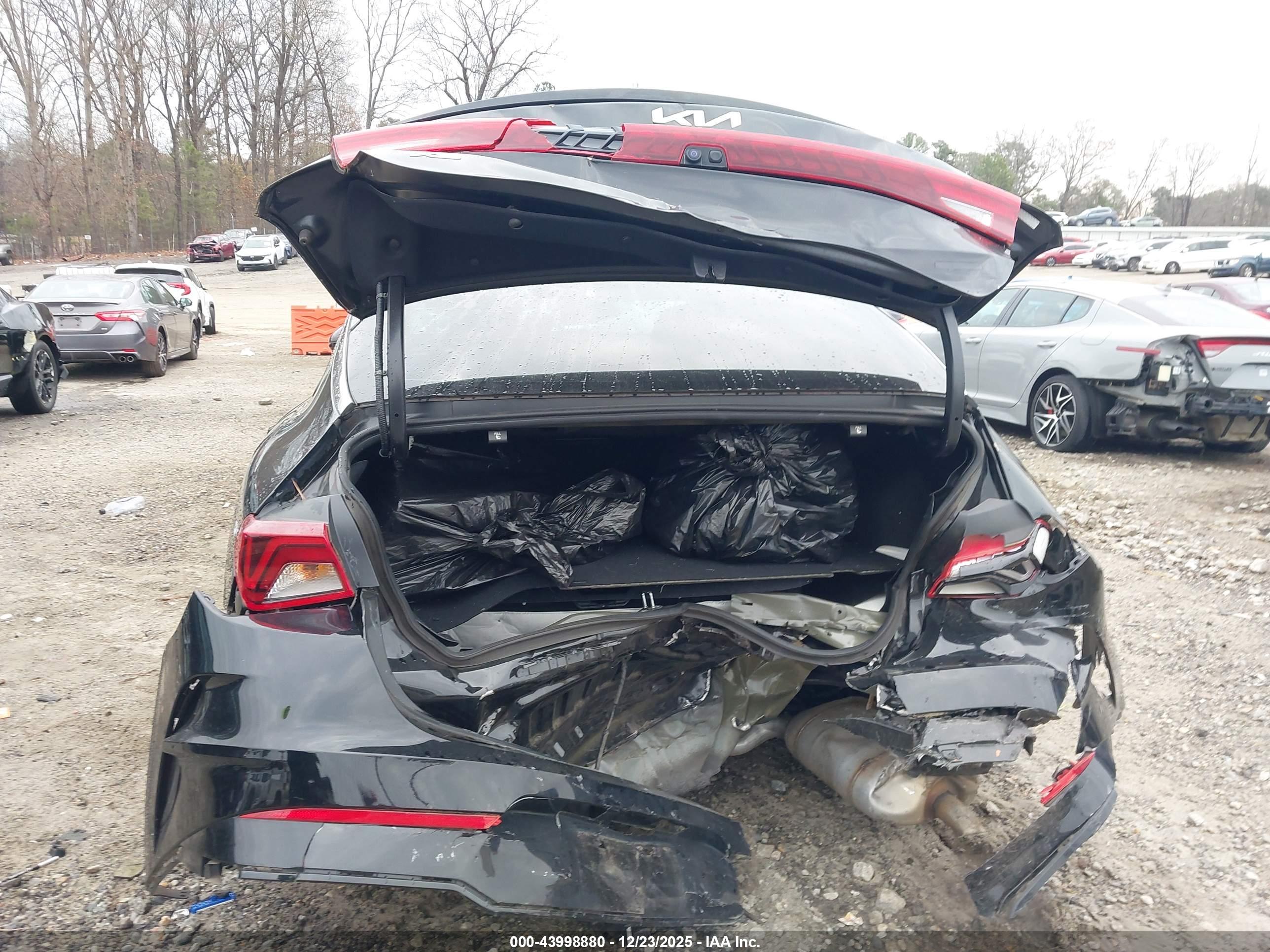 KIA K5 image 6