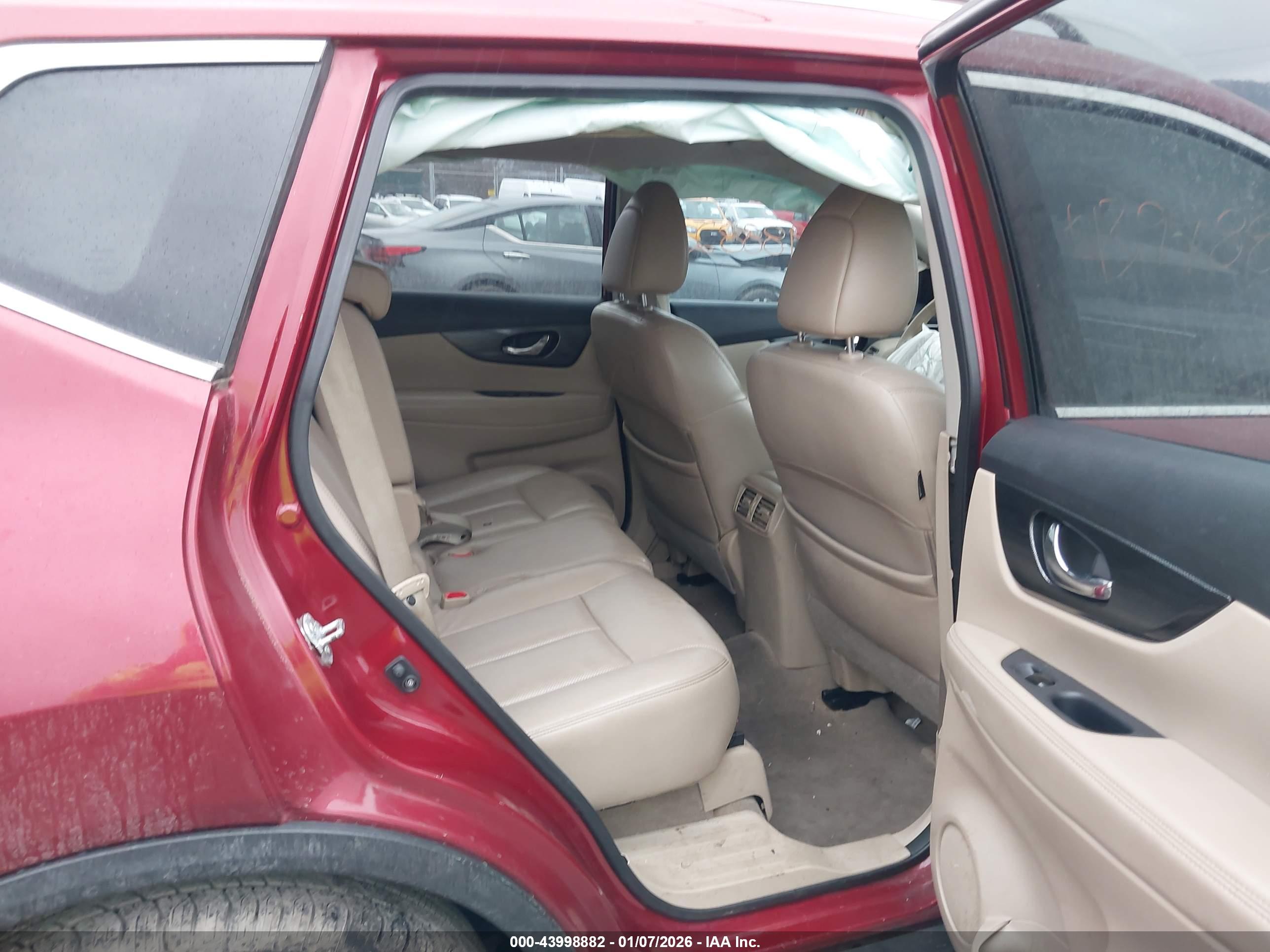 NISSAN ROGUE image 8