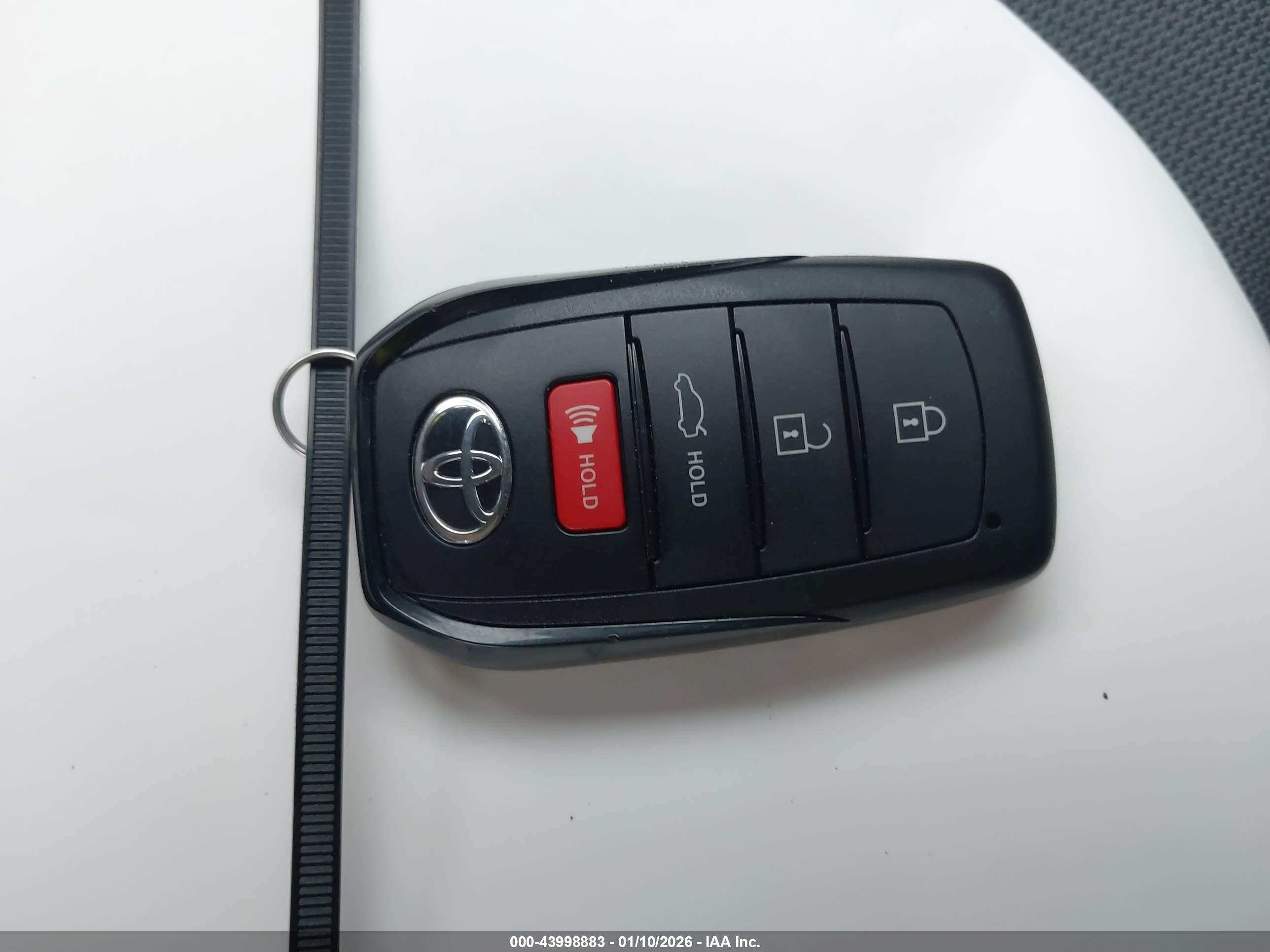 TOYOTA COROLLA image 11