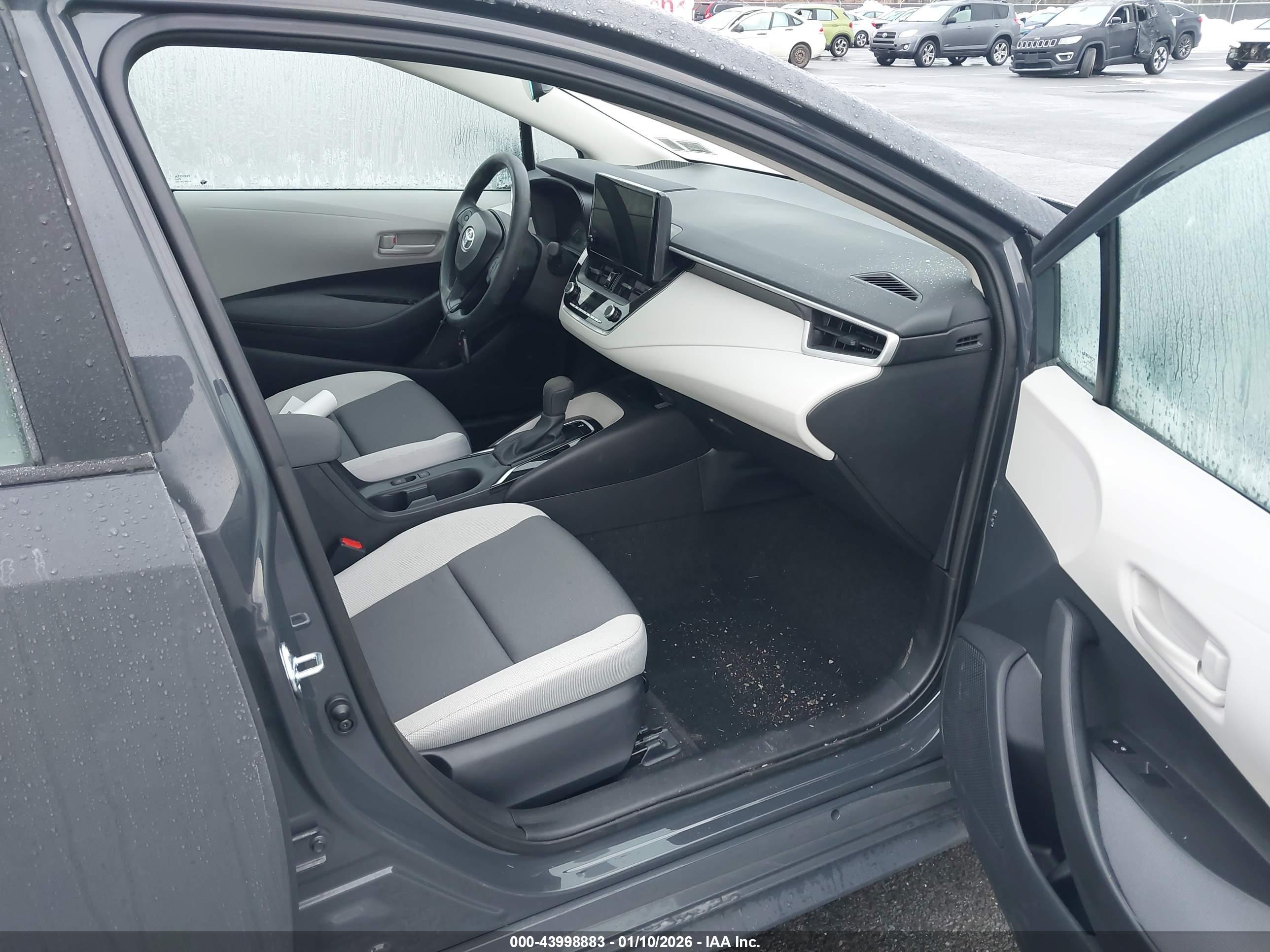 TOYOTA COROLLA image 5