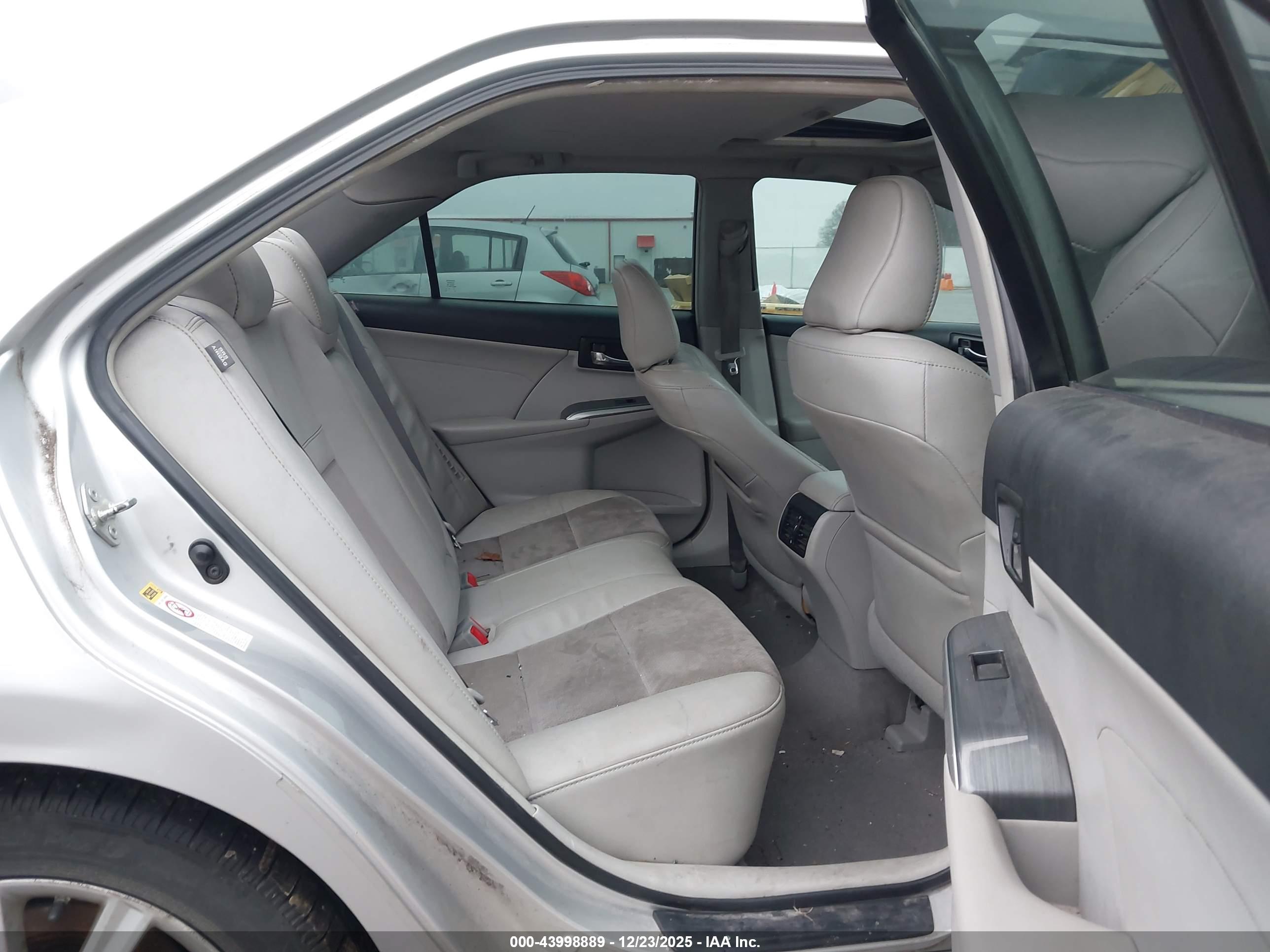 TOYOTA CAMRY image 8