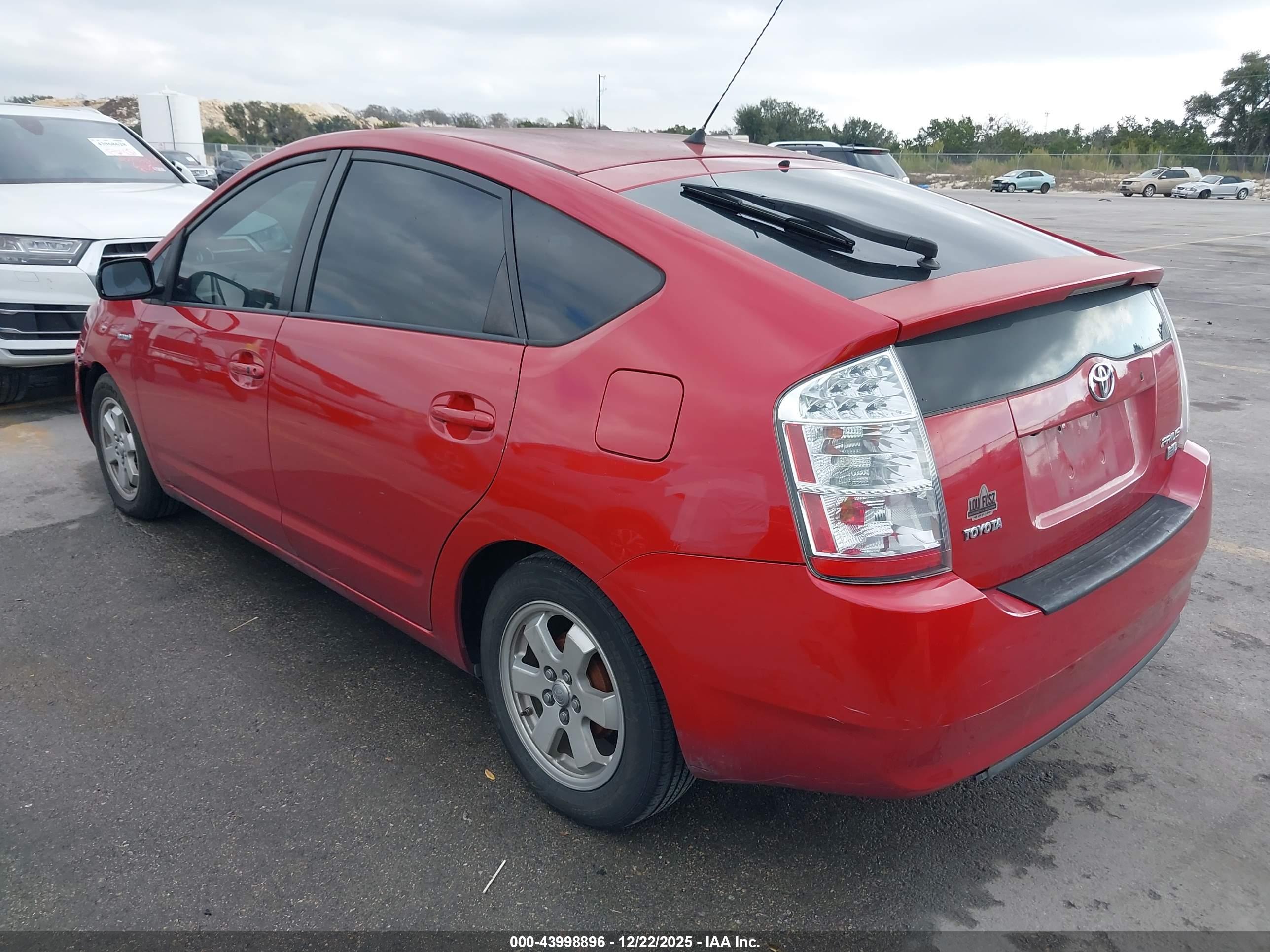 TOYOTA PRIUS image 3