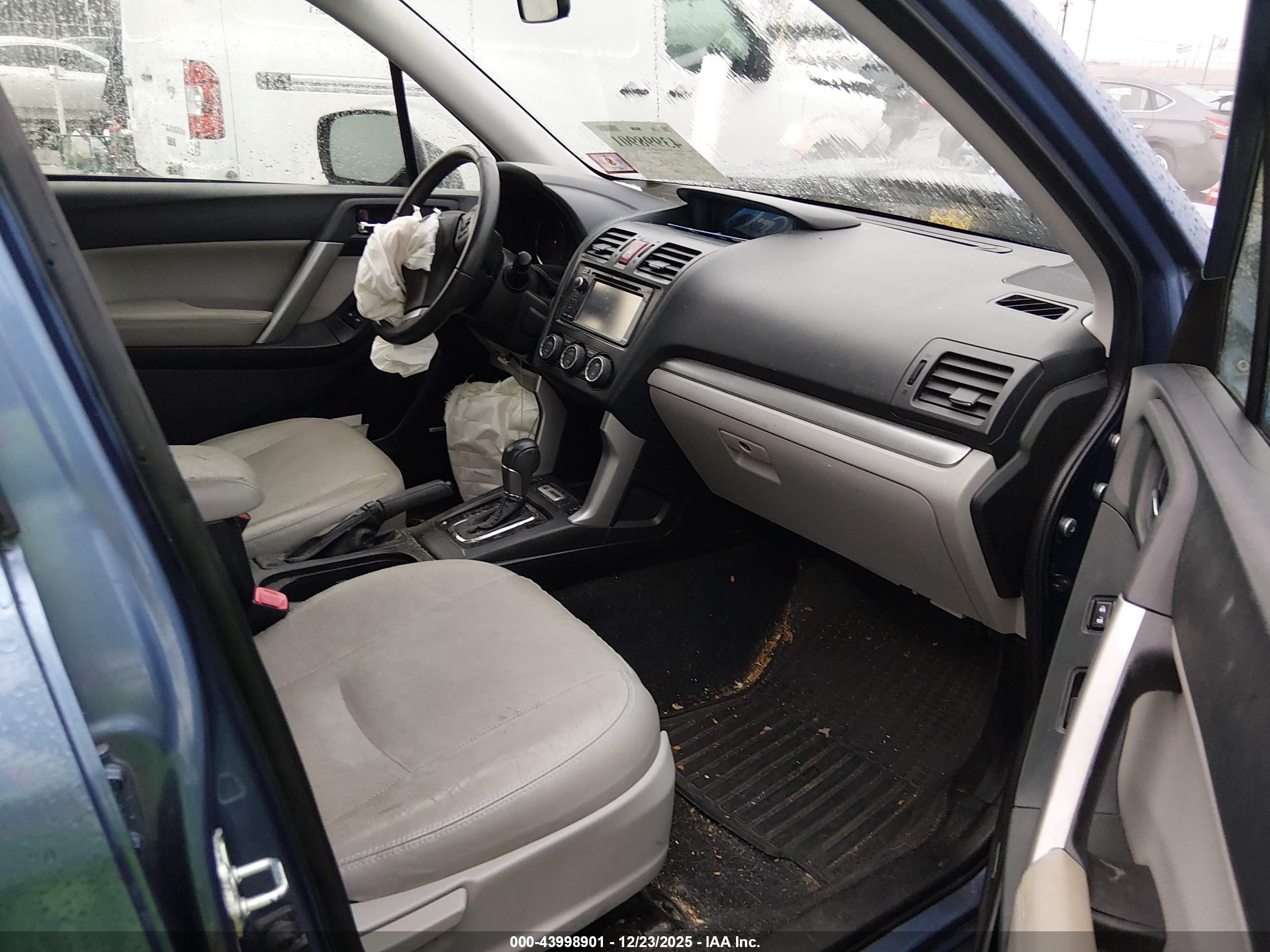 SUBARU FORESTER image 5