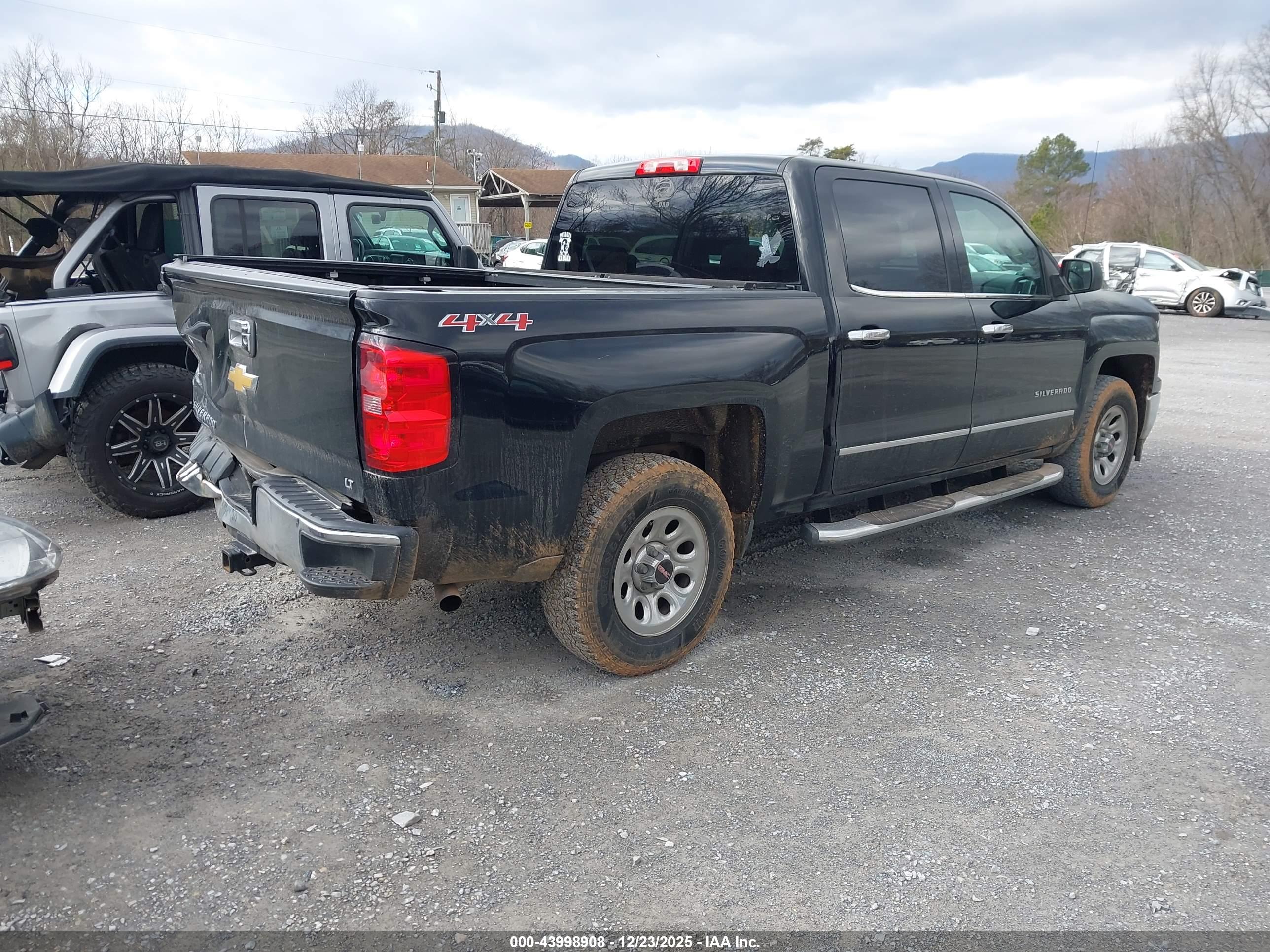 CHEVROLET SILVERADO image 4
