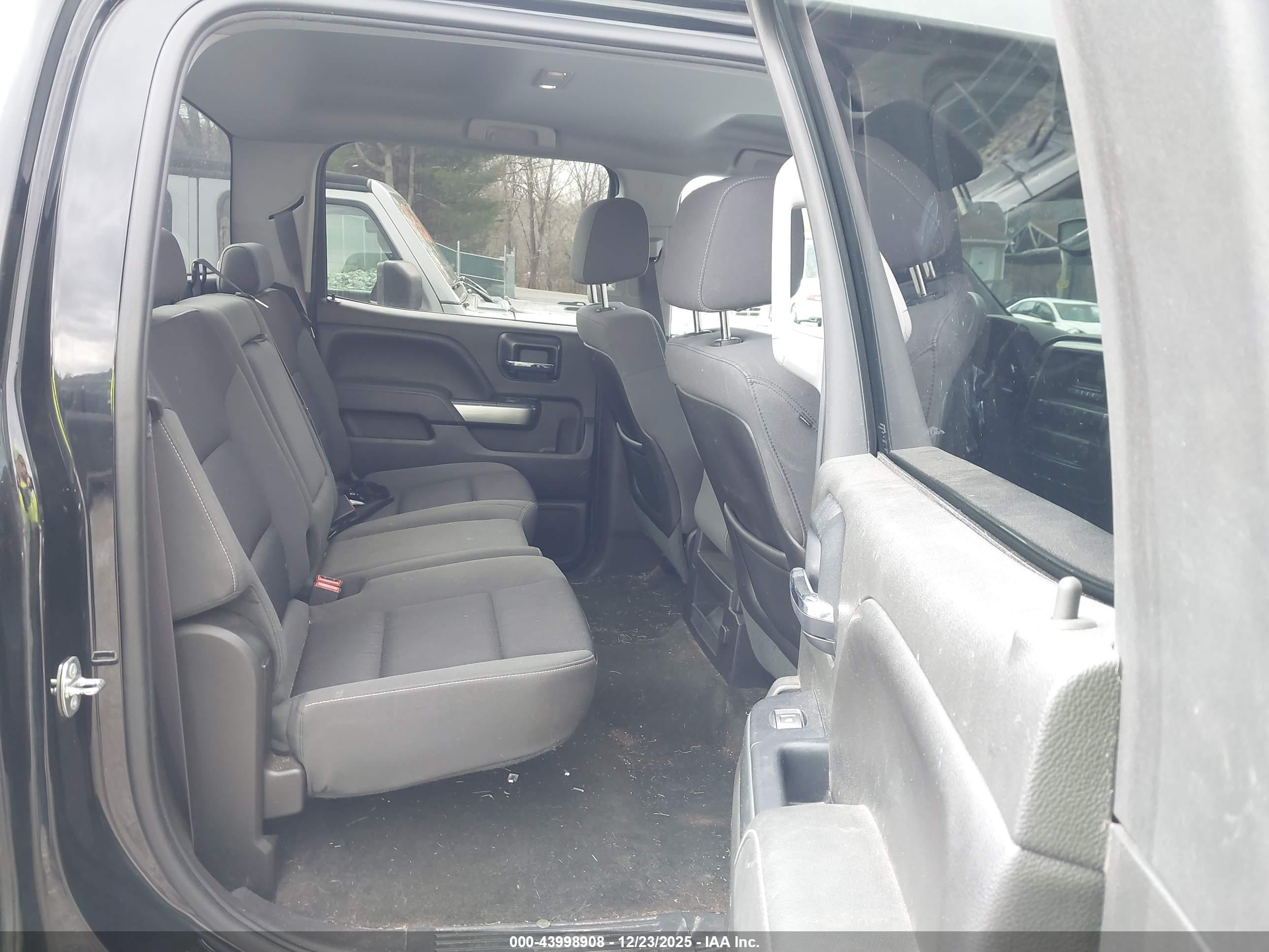 CHEVROLET SILVERADO image 8