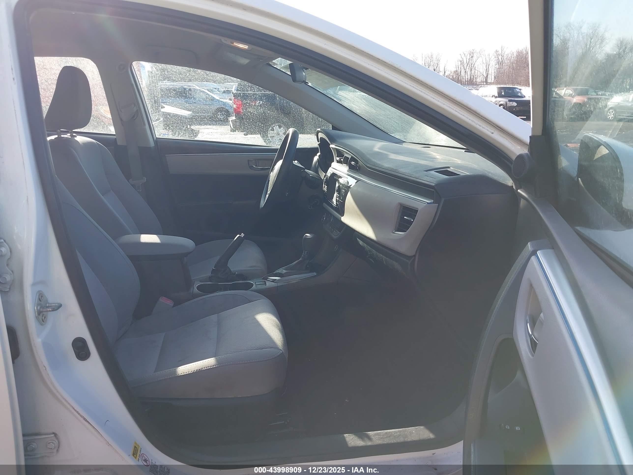 TOYOTA COROLLA image 5