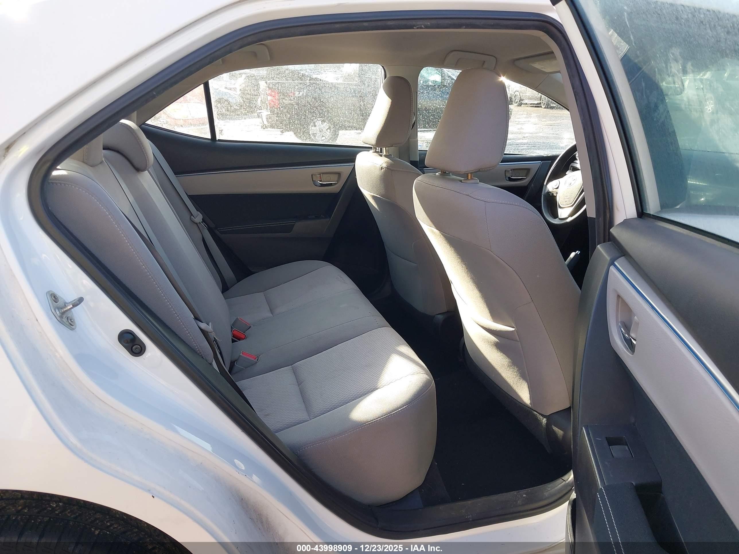 TOYOTA COROLLA image 8