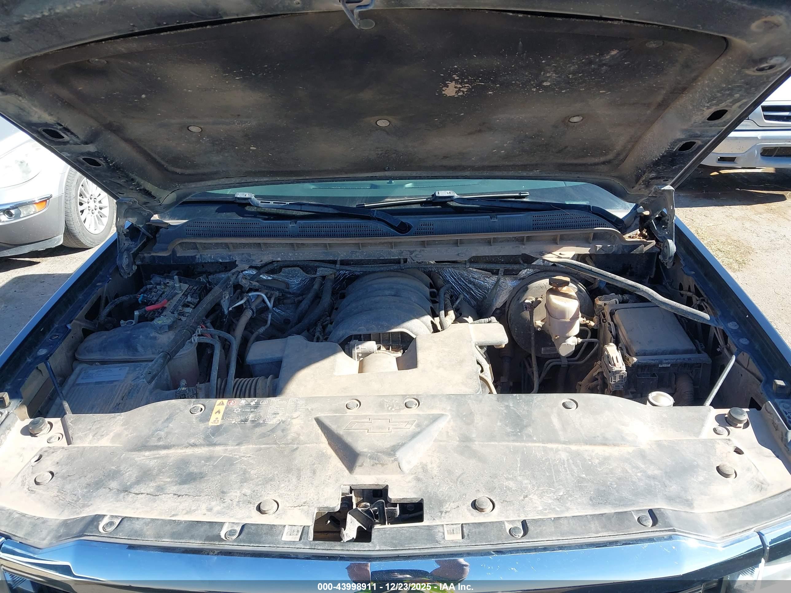 CHEVROLET SILVERADO image 10