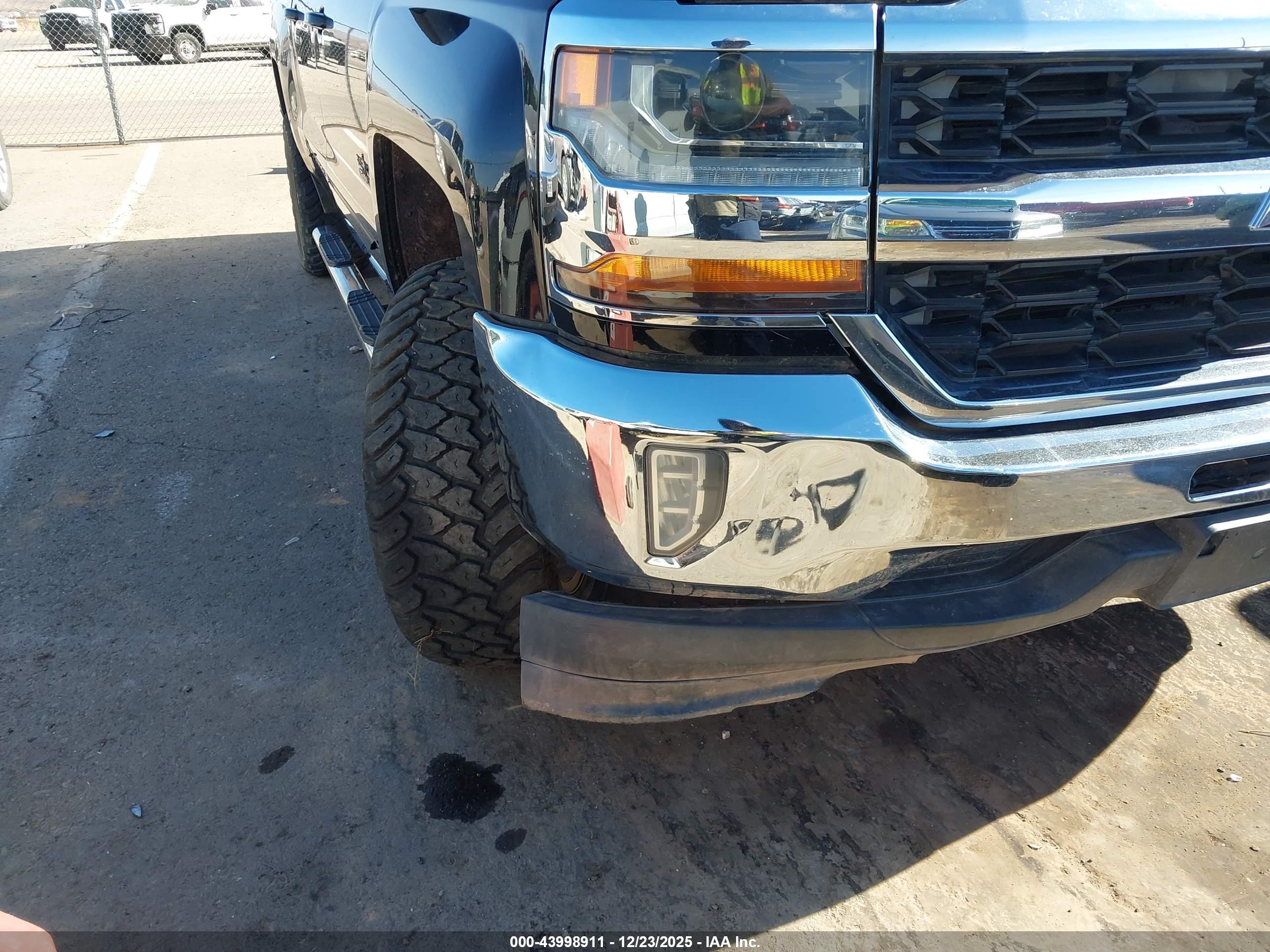 CHEVROLET SILVERADO image 6