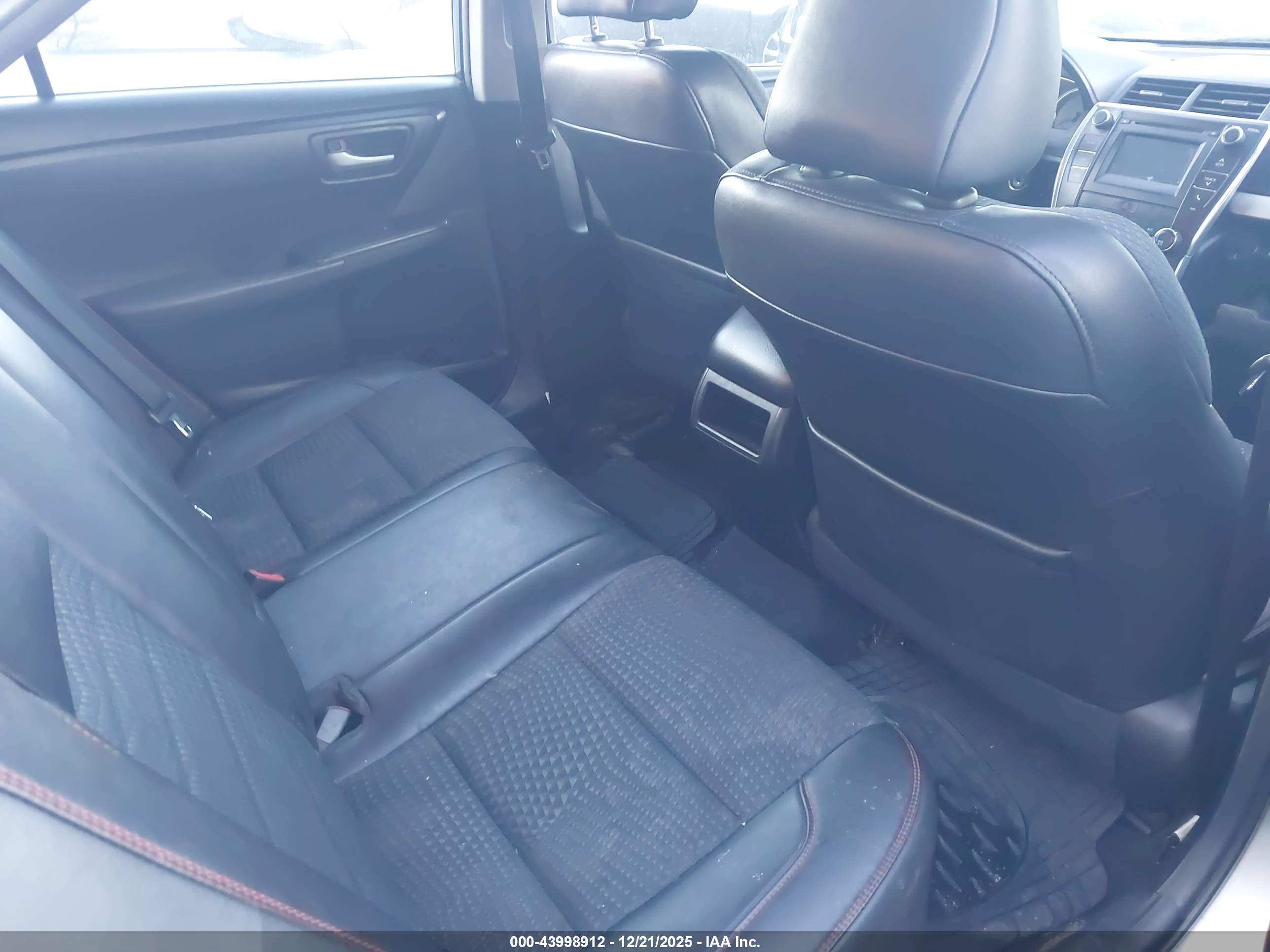 TOYOTA CAMRY image 8