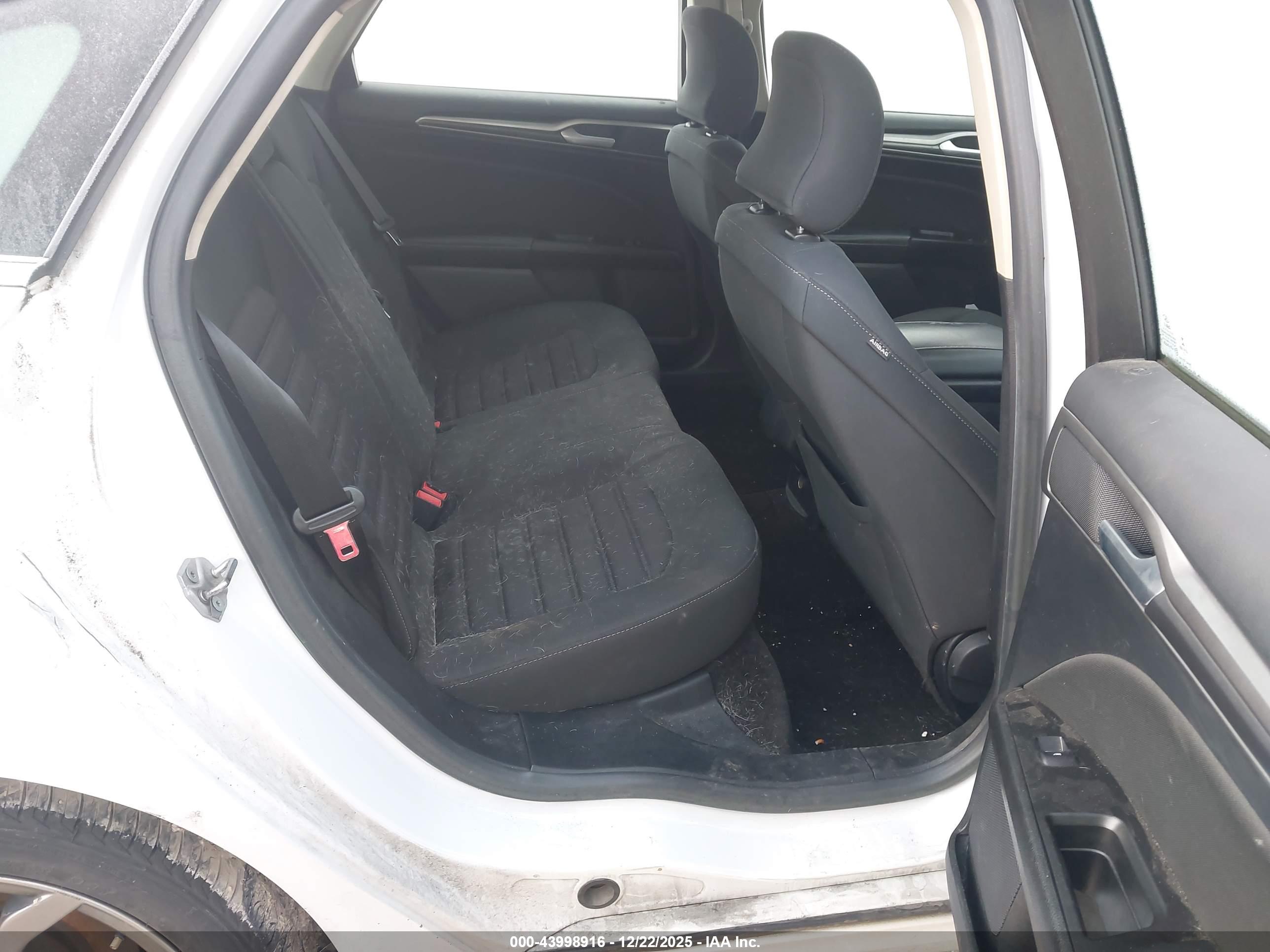 FORD FUSION image 8