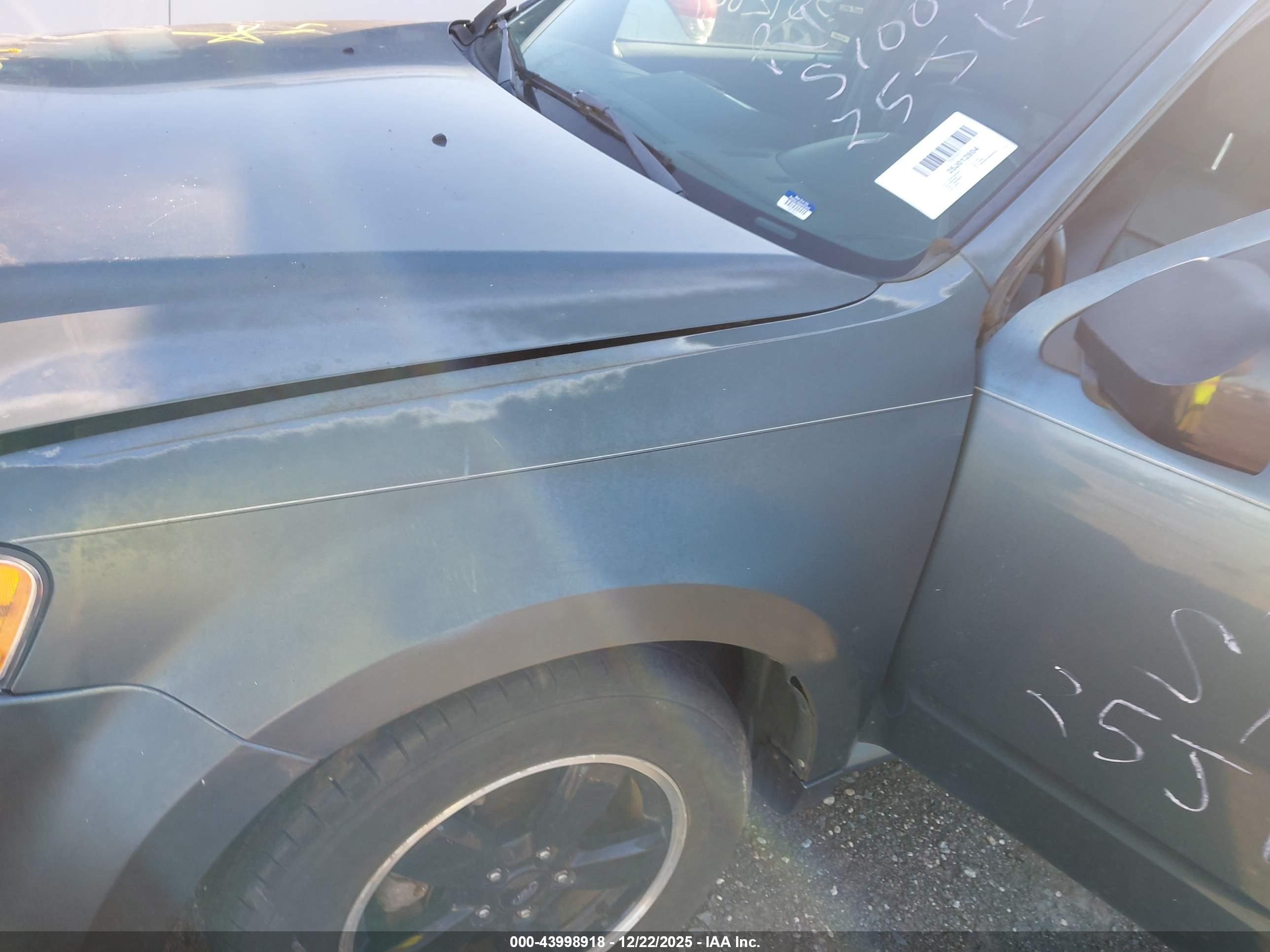 FORD ESCAPE image 6