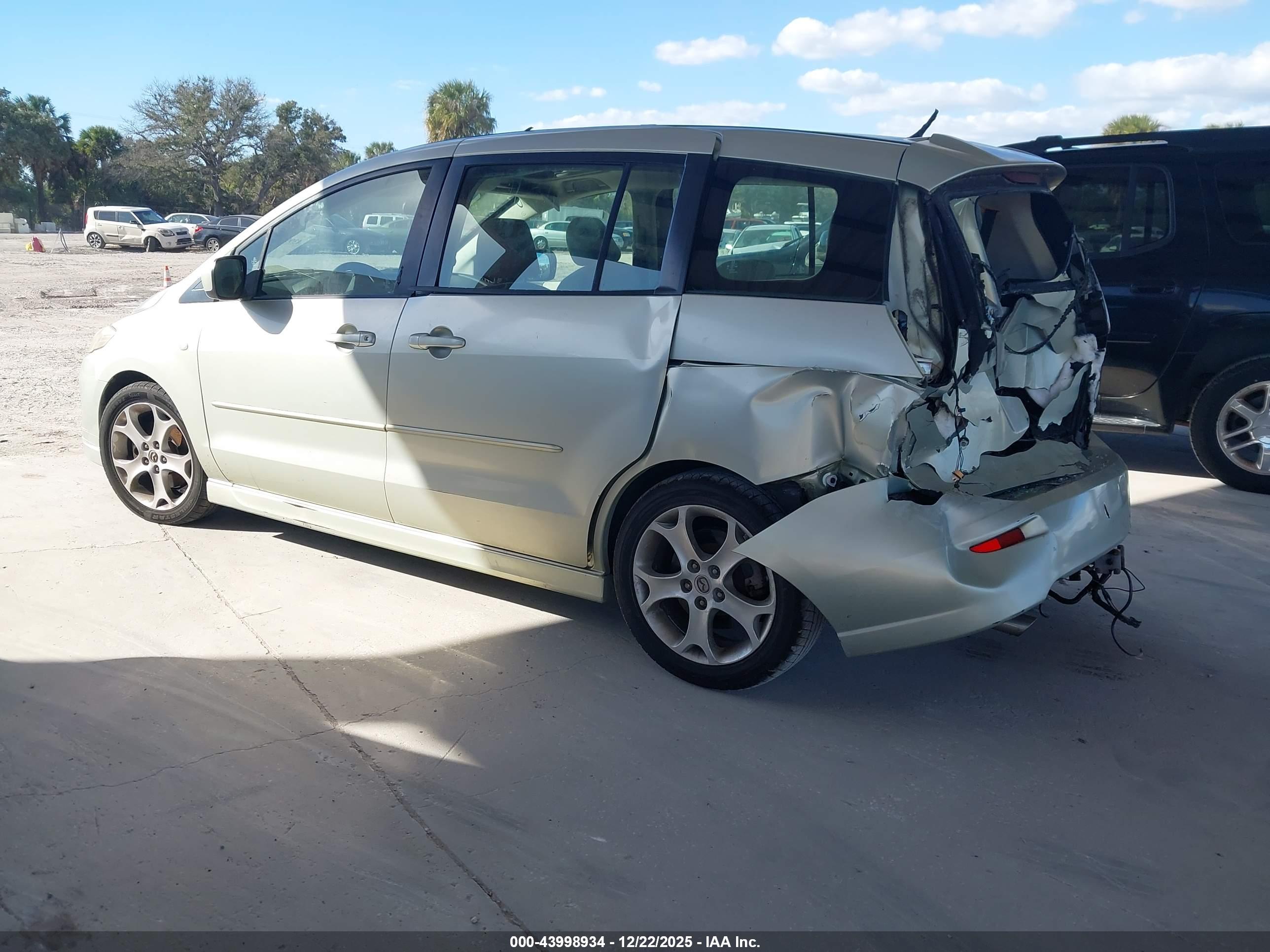 MAZDA MAZDA5 image 3