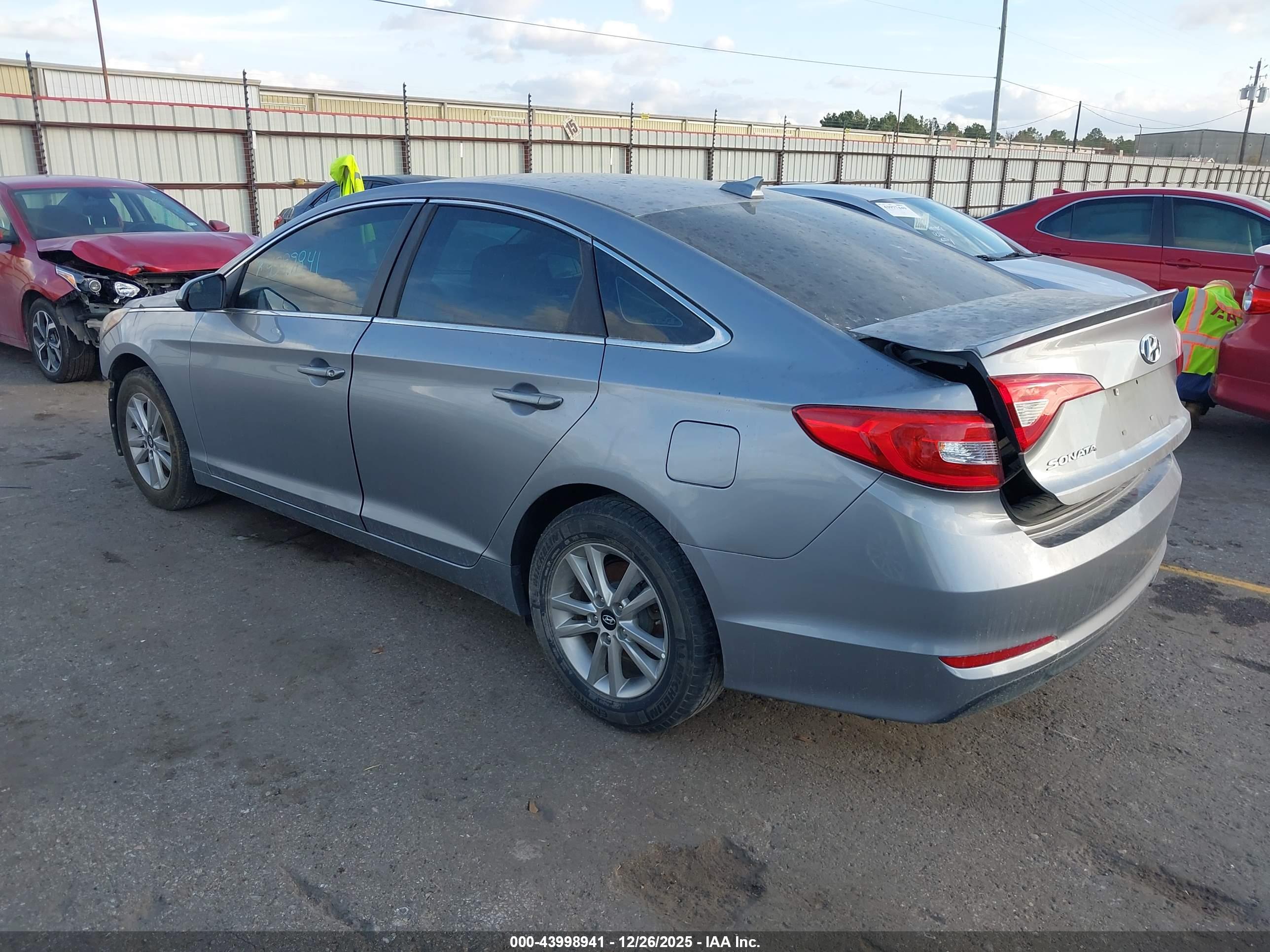 HYUNDAI SONATA image 3